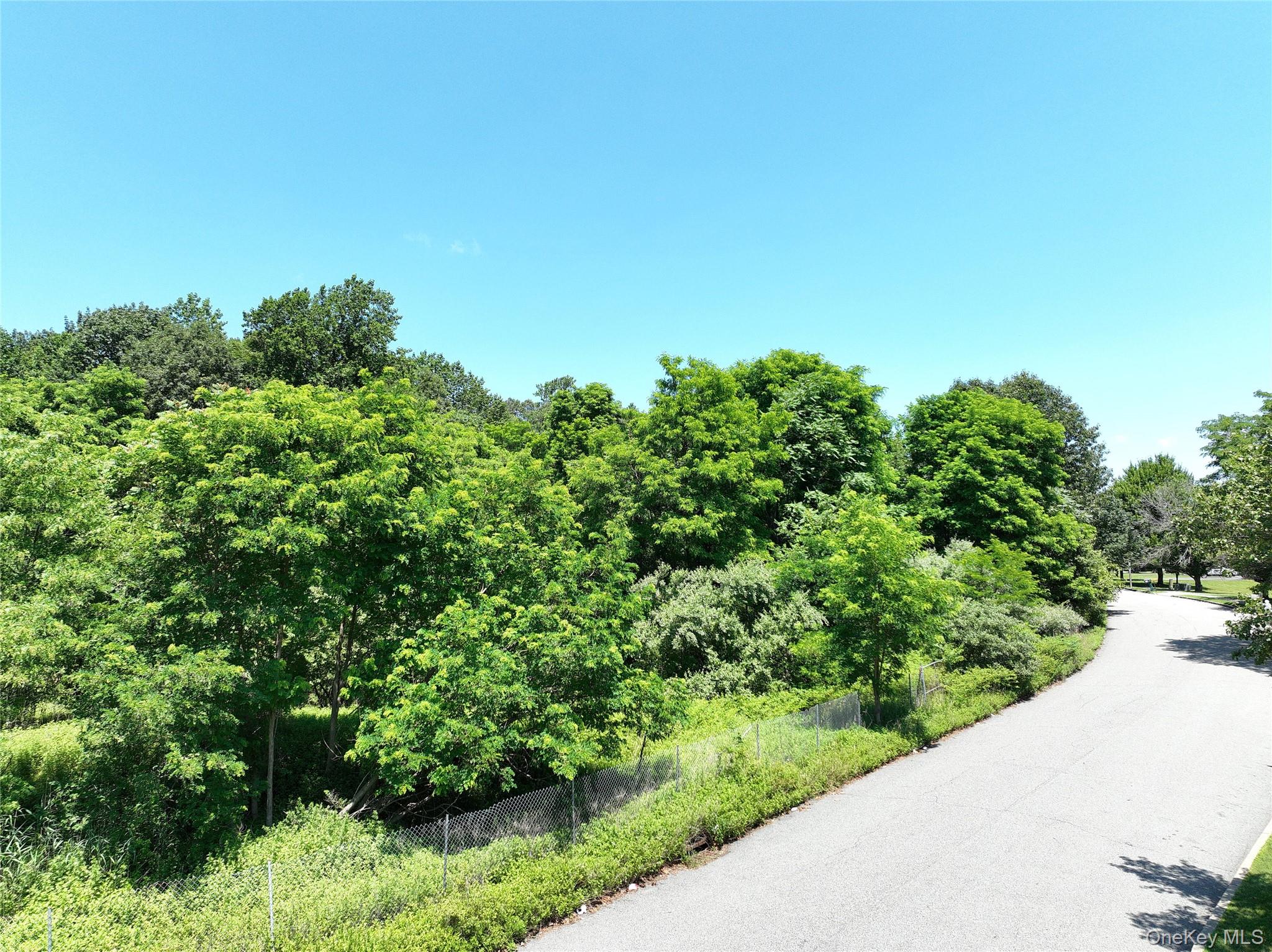 10 Fosse Court, Airmont, NY 10952