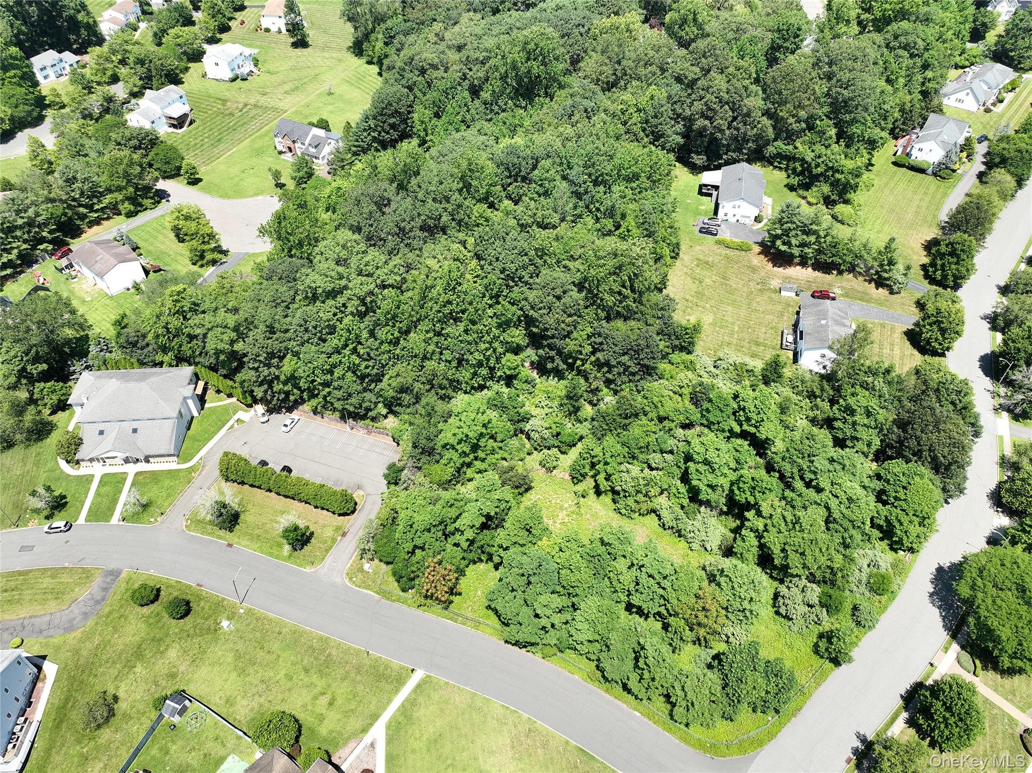 10 Fosse Court, Airmont, NY 10952