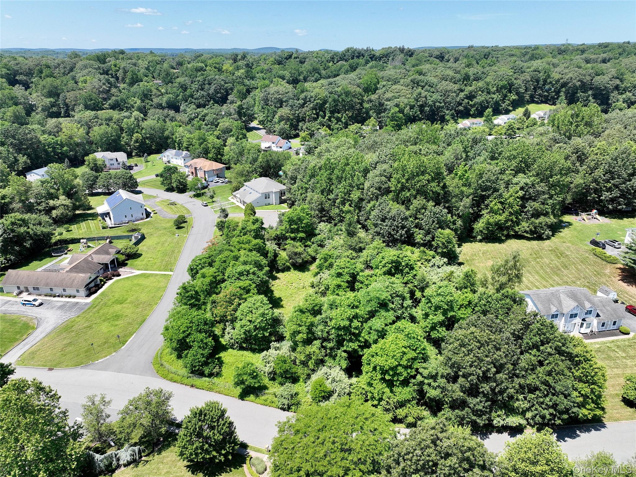 10 Fosse Court, Airmont, NY 10952