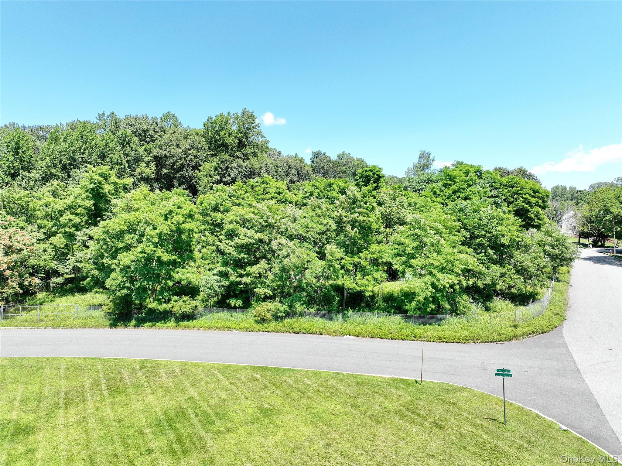 10 Fosse Court, Airmont, NY 10952