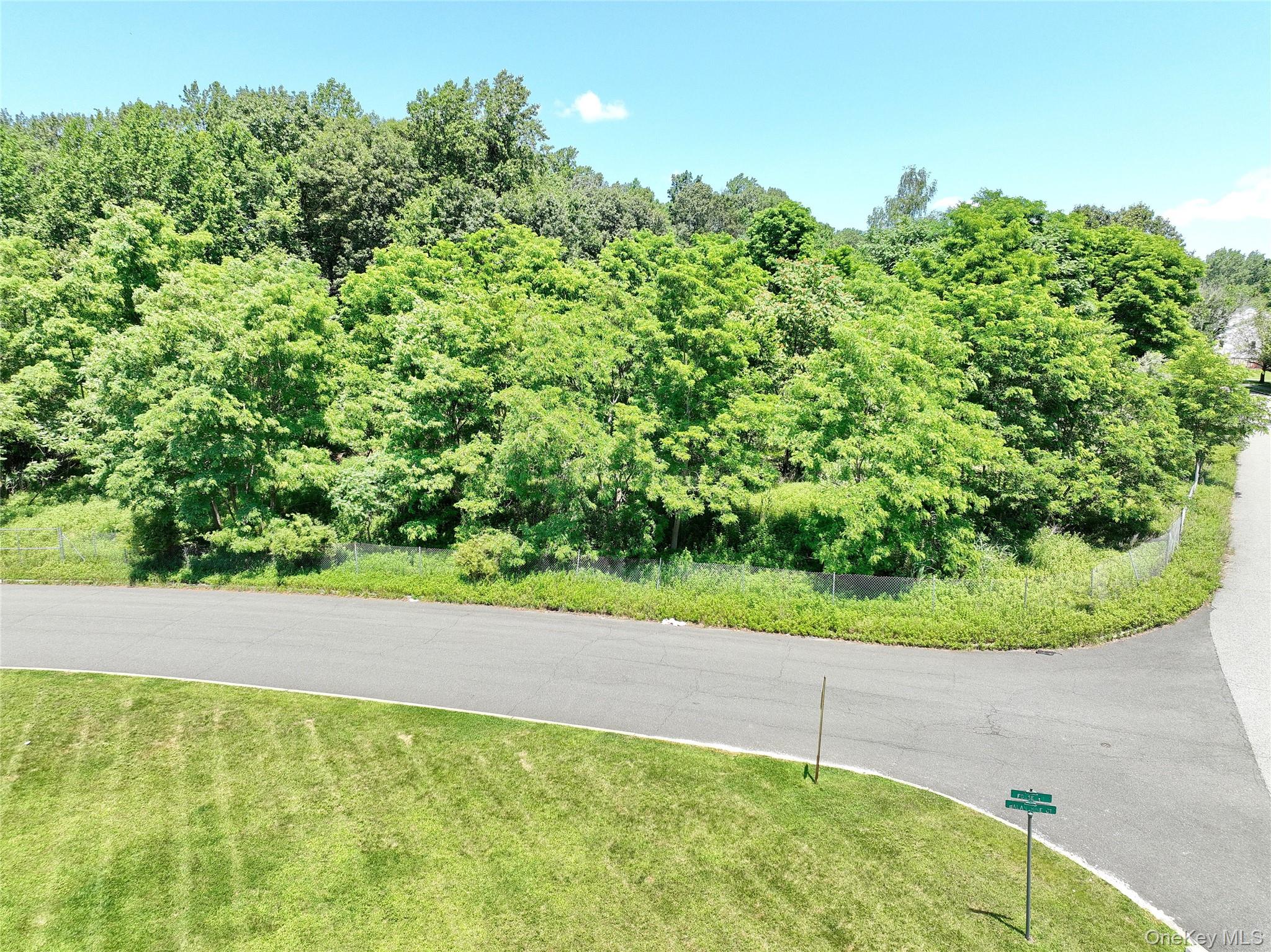 10 Fosse Court, Airmont, NY 10952