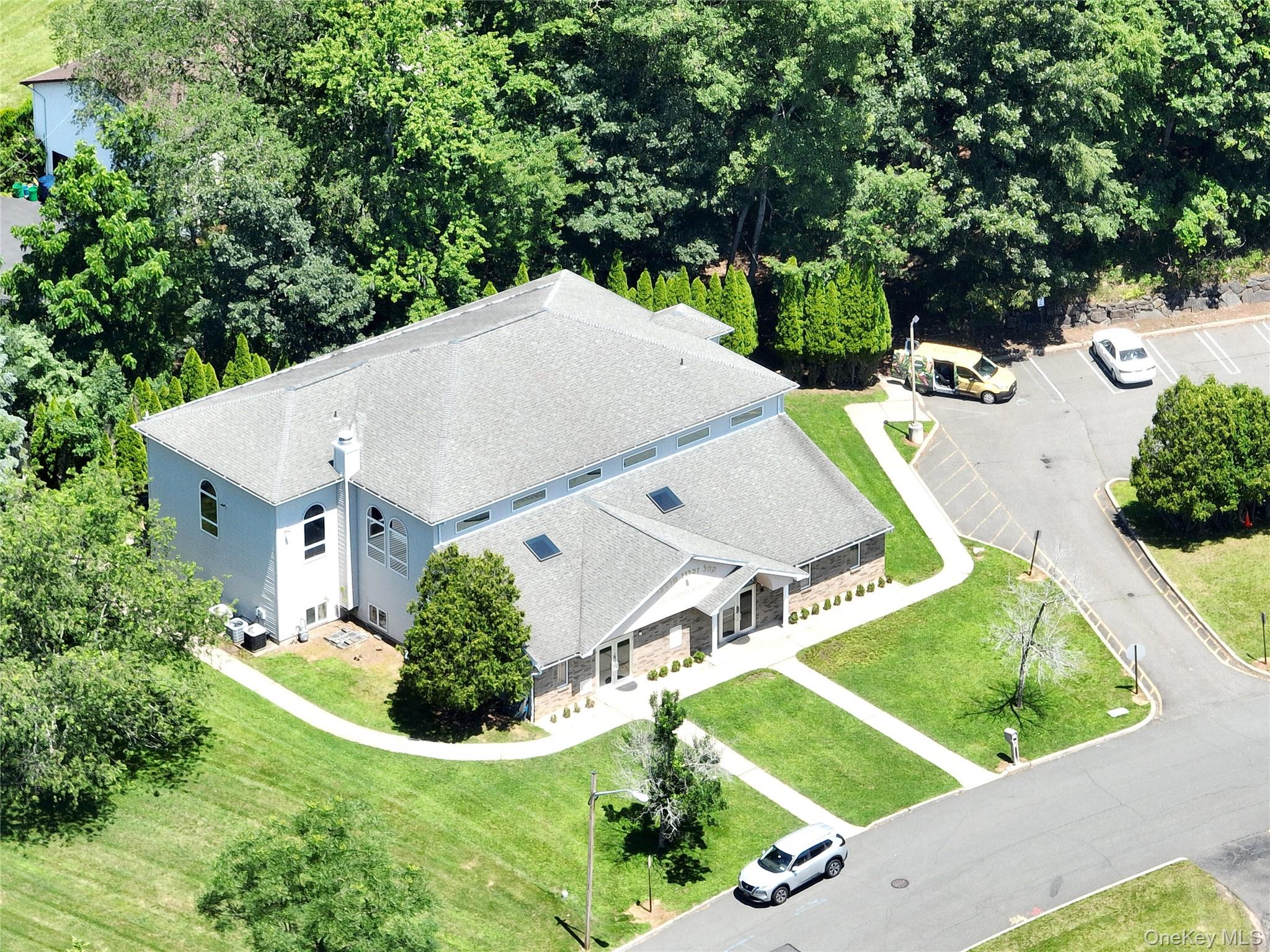 10 Fosse Court, Airmont, NY 10952