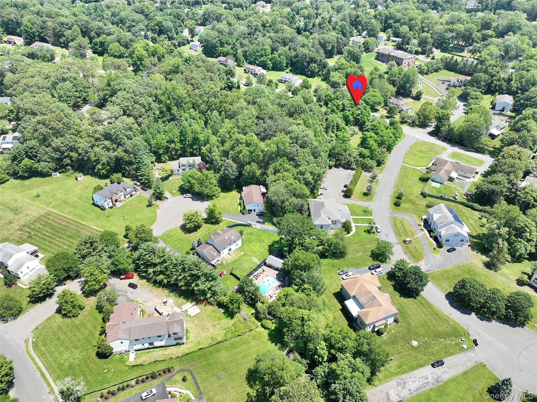 10 Fosse Court, Airmont, NY 10952