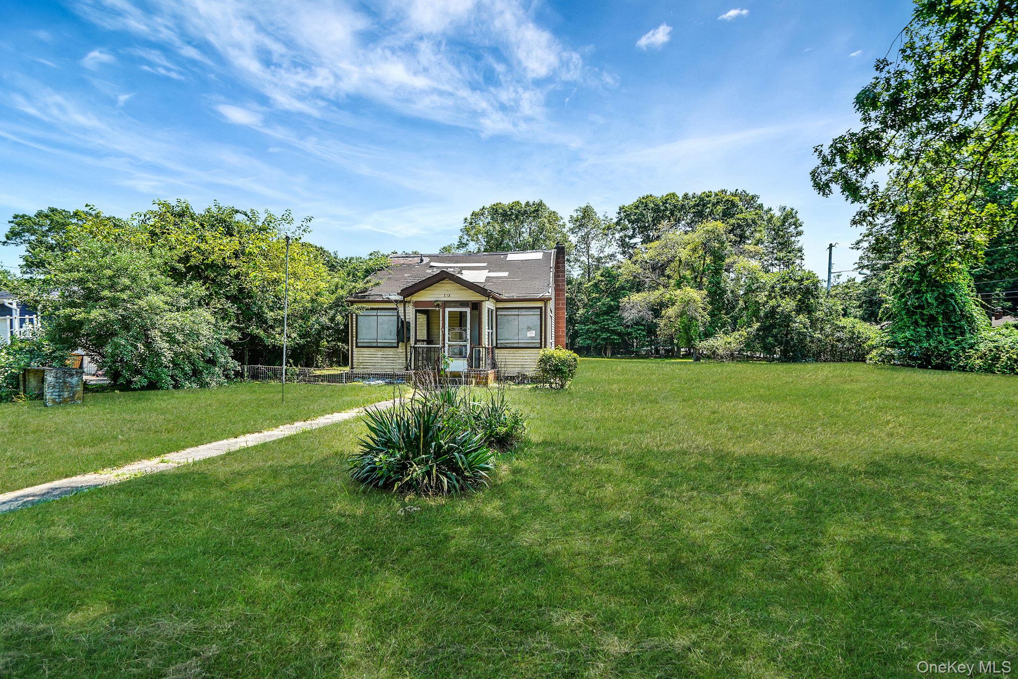 318 A Johnson Avenue, Ronkonkoma, NY 11779