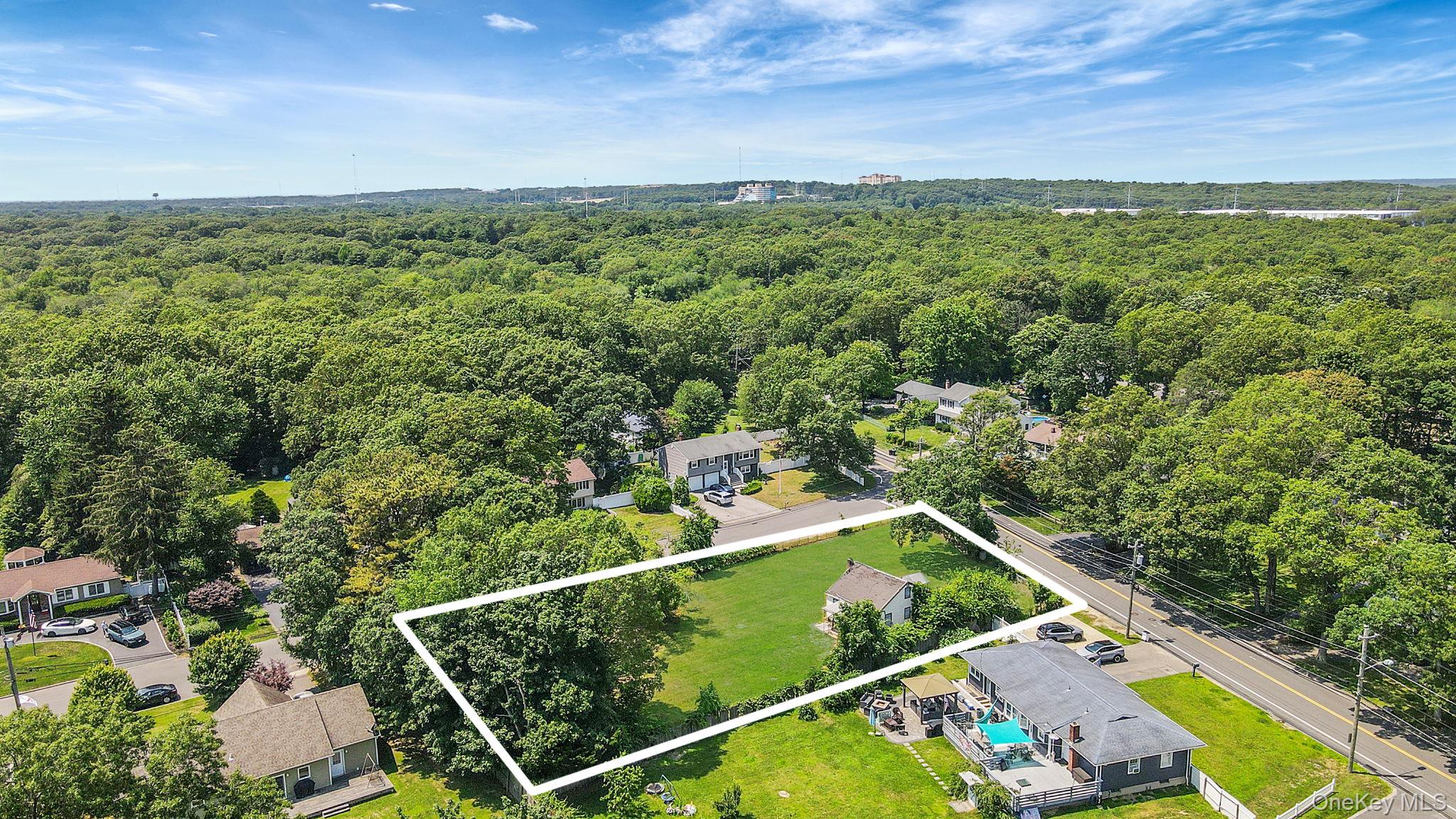 318 A Johnson Avenue, Ronkonkoma, NY 11779