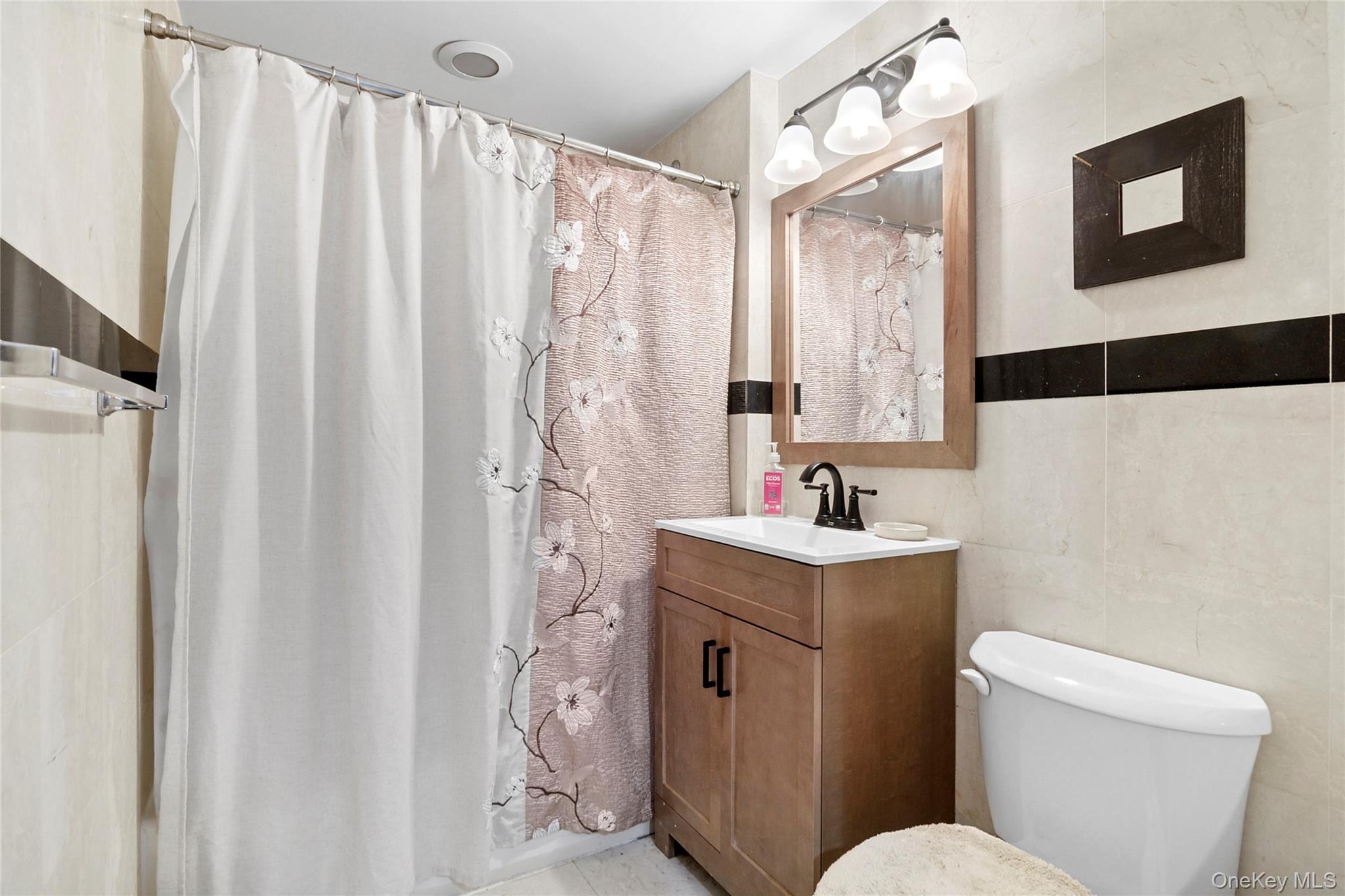 83-71 116th Street # 4D, Kew Gardens, NY 11418