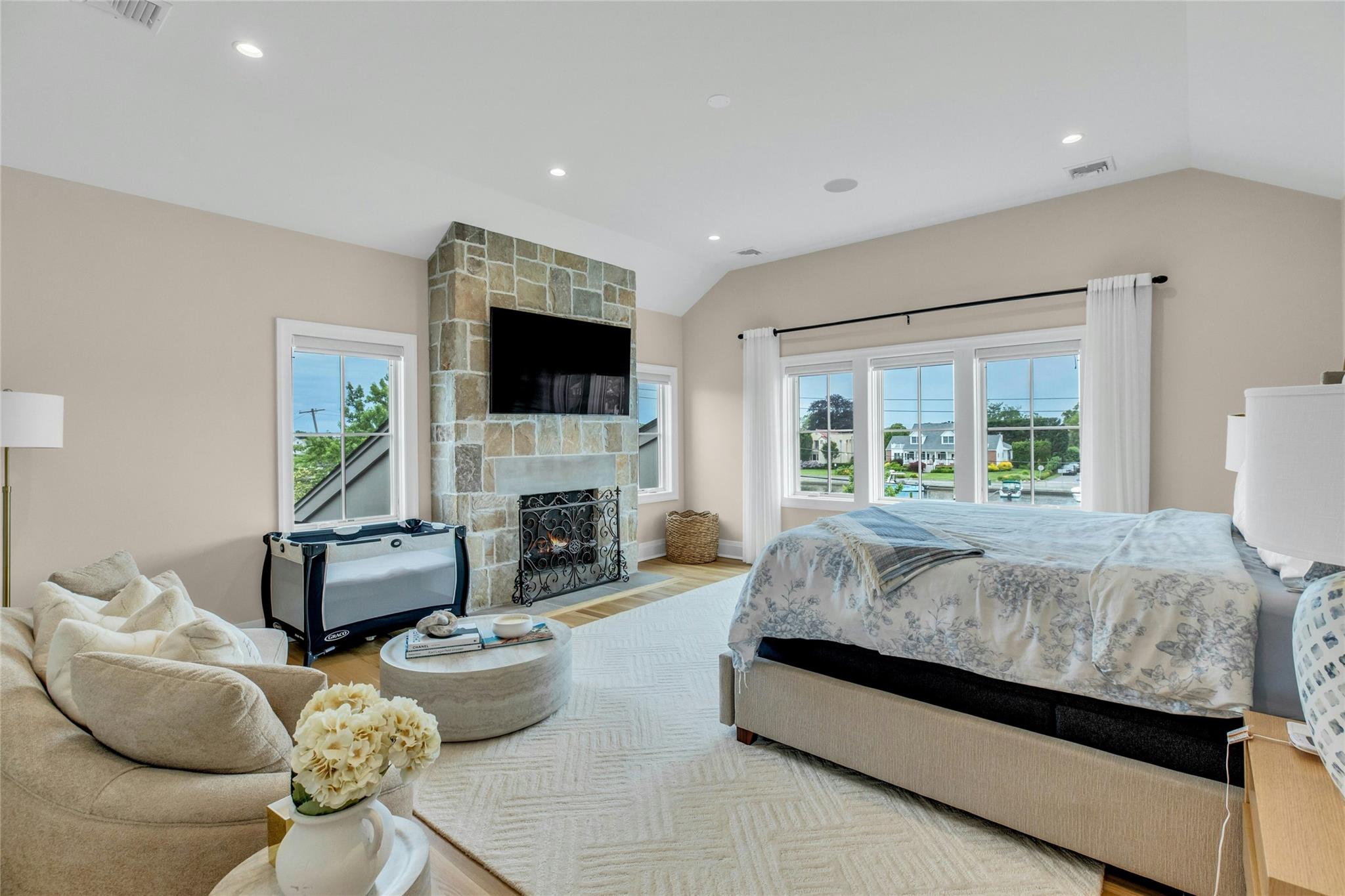 52 Concourse E, Brightwaters, NY 11718