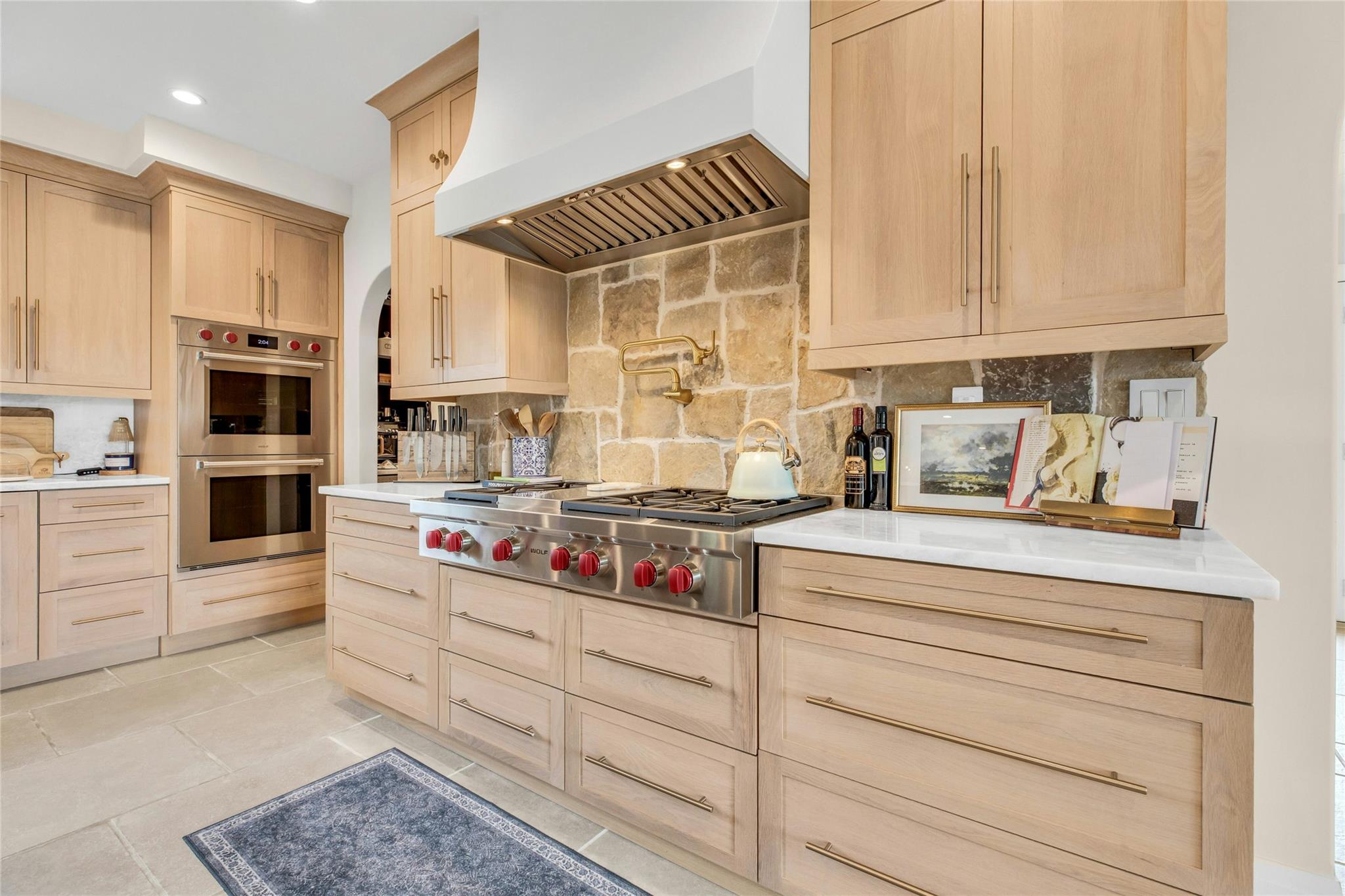 52 Concourse E, Brightwaters, NY 11718