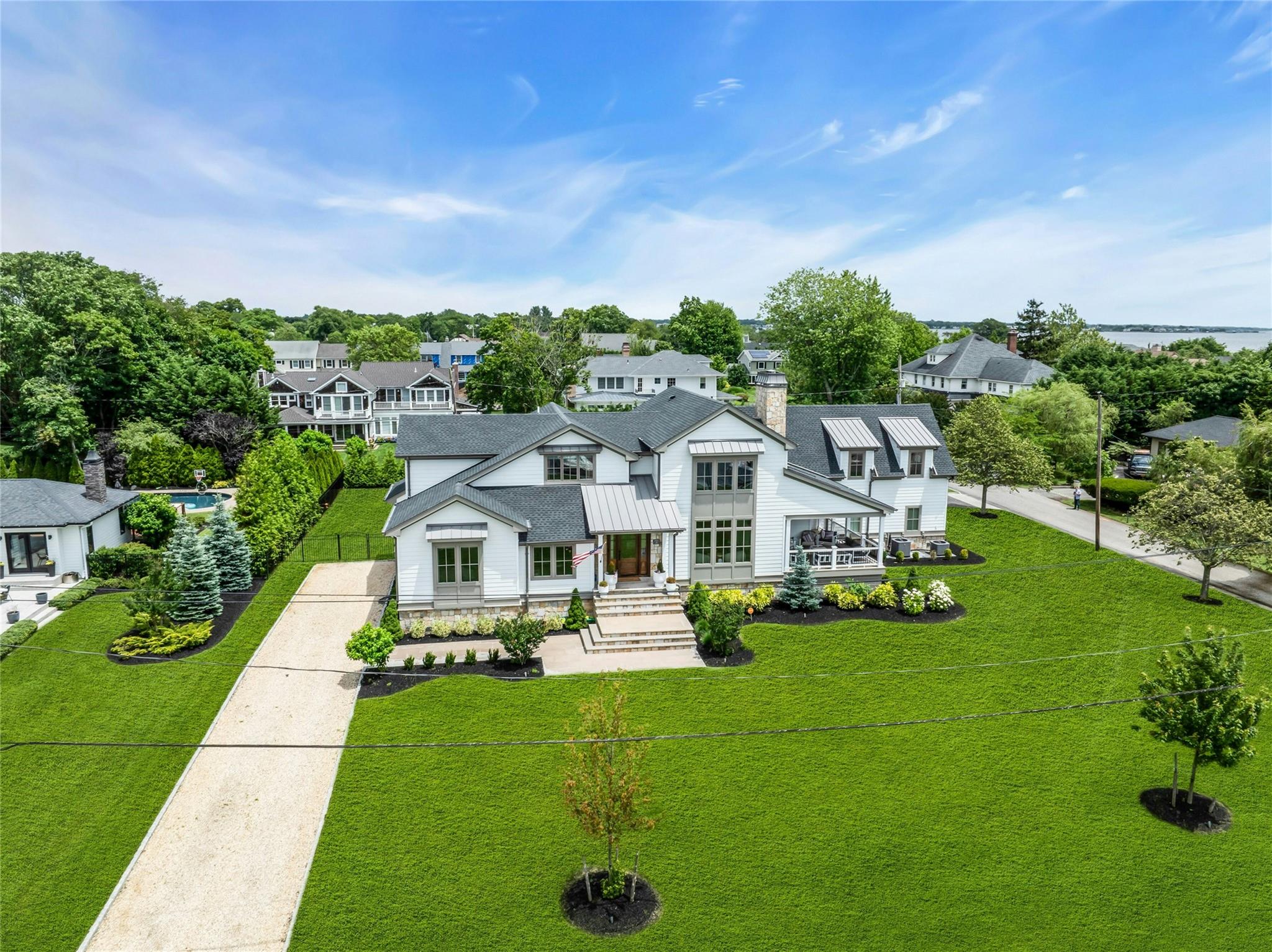 52 Concourse E, Brightwaters, NY 11718