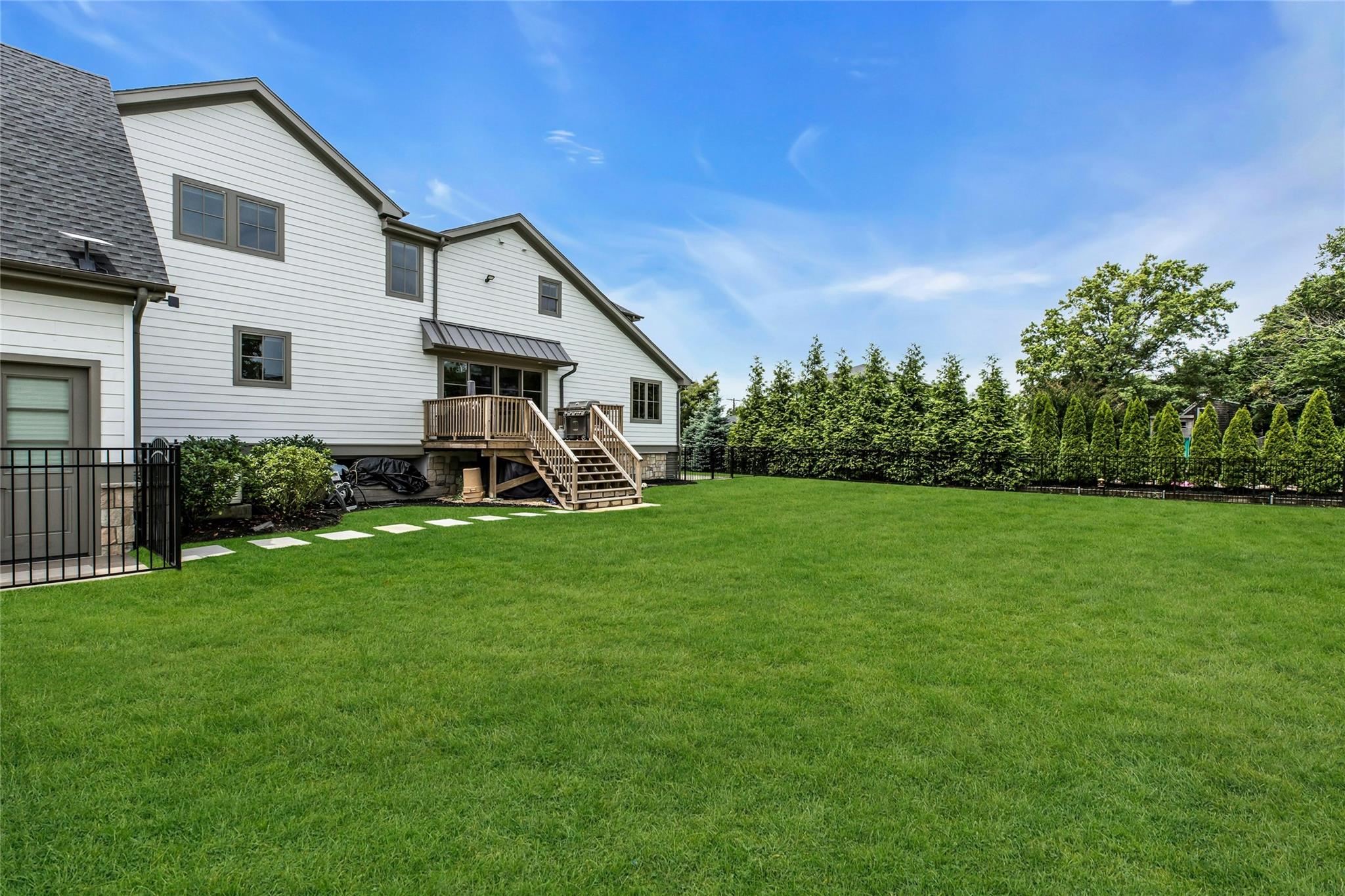 52 Concourse E, Brightwaters, NY 11718