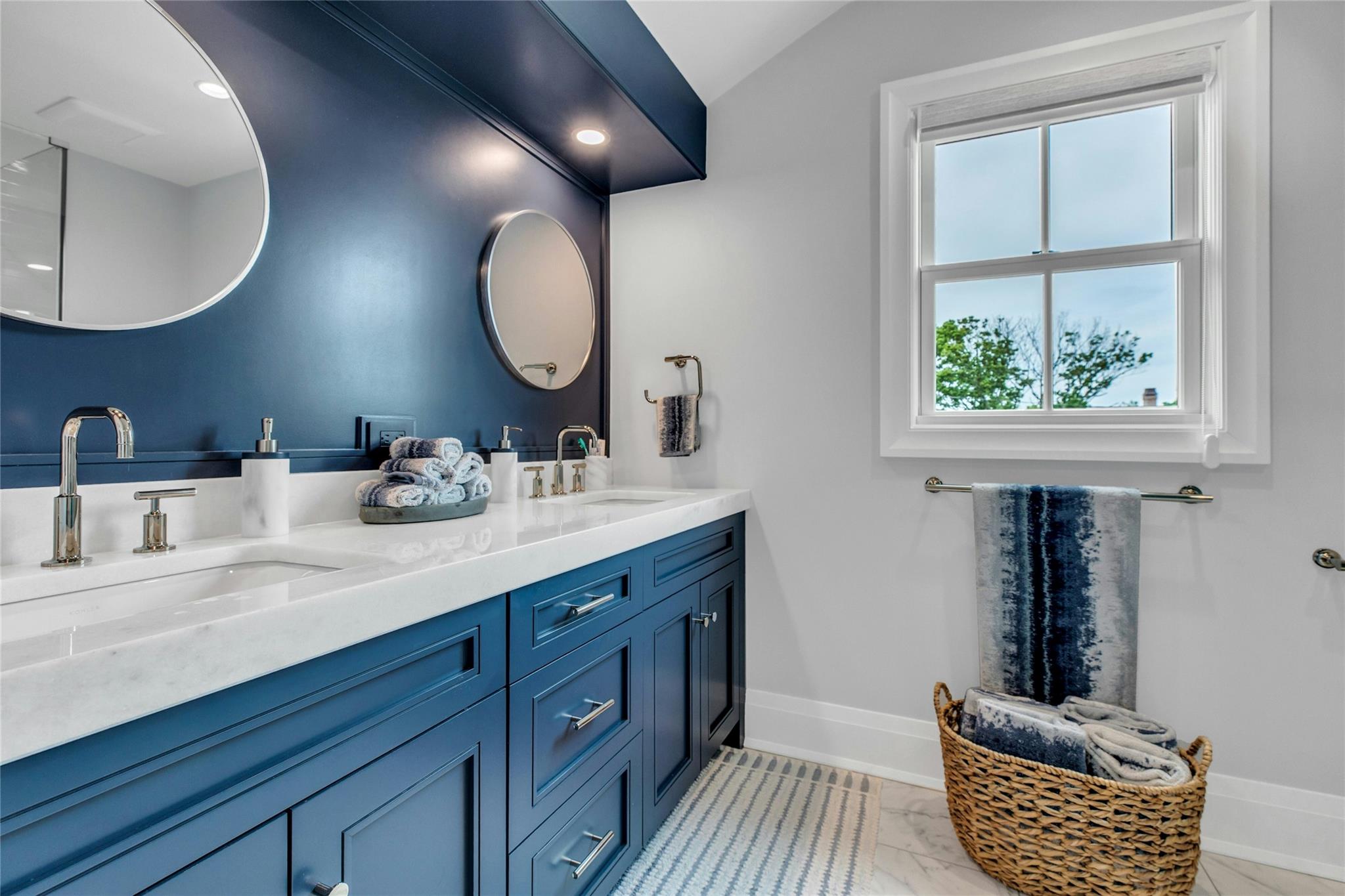 52 Concourse E, Brightwaters, NY 11718