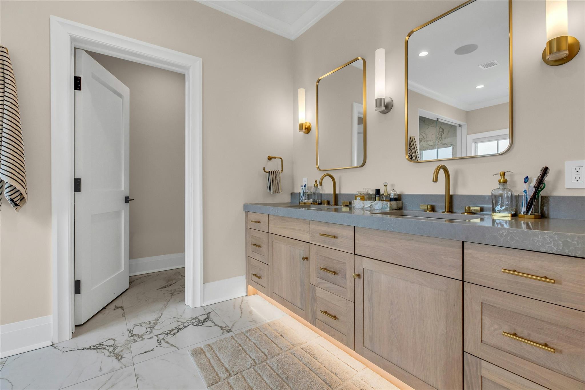 52 Concourse E, Brightwaters, NY 11718