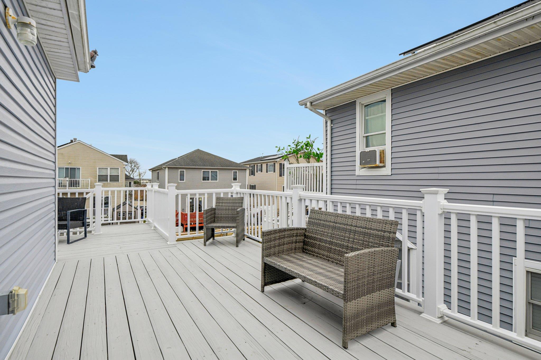 652 Arthur Street, Baldwin Harbor, NY 11510