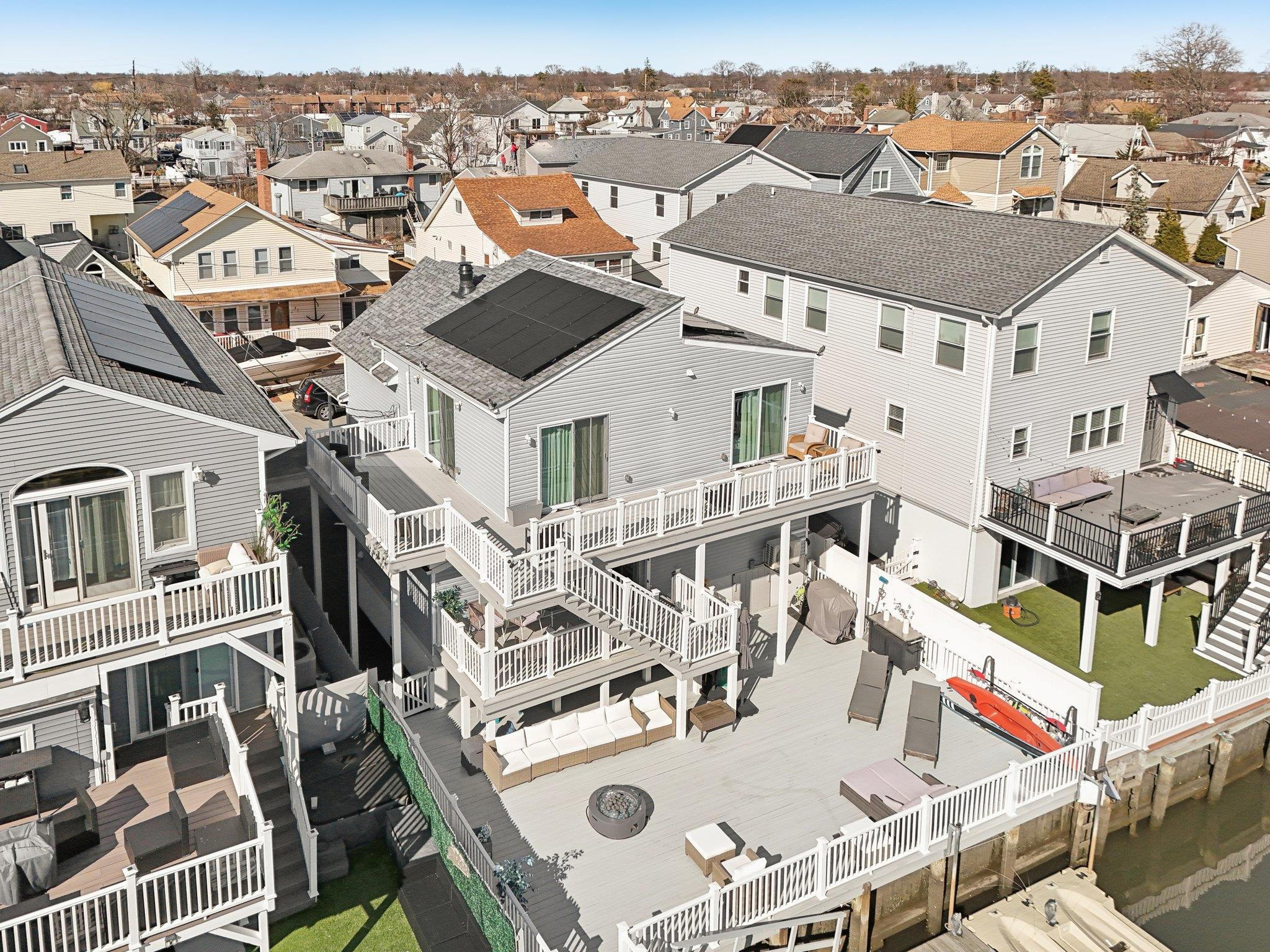 652 Arthur Street, Baldwin Harbor, NY 11510