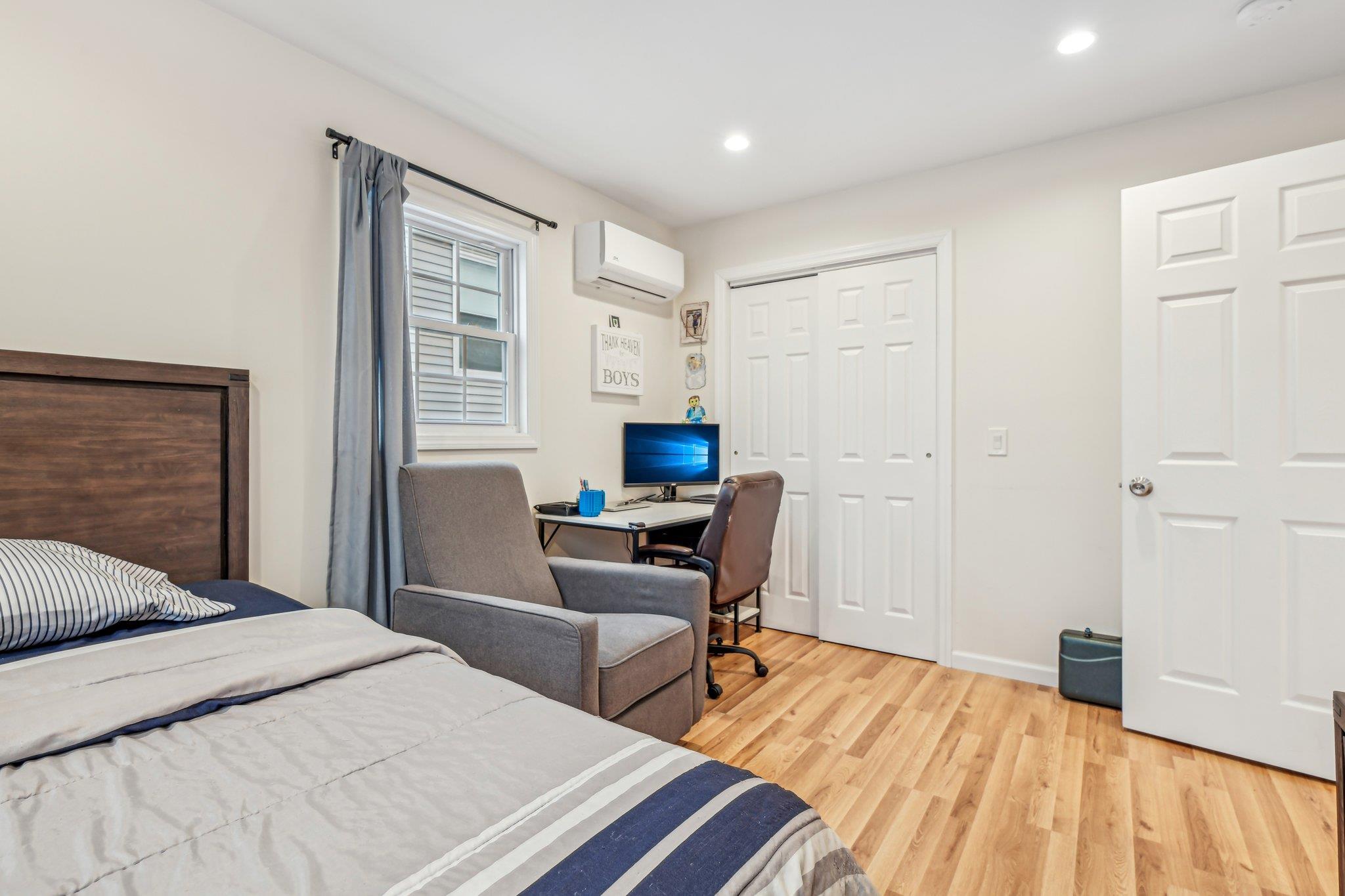 652 Arthur Street, Baldwin Harbor, NY 11510