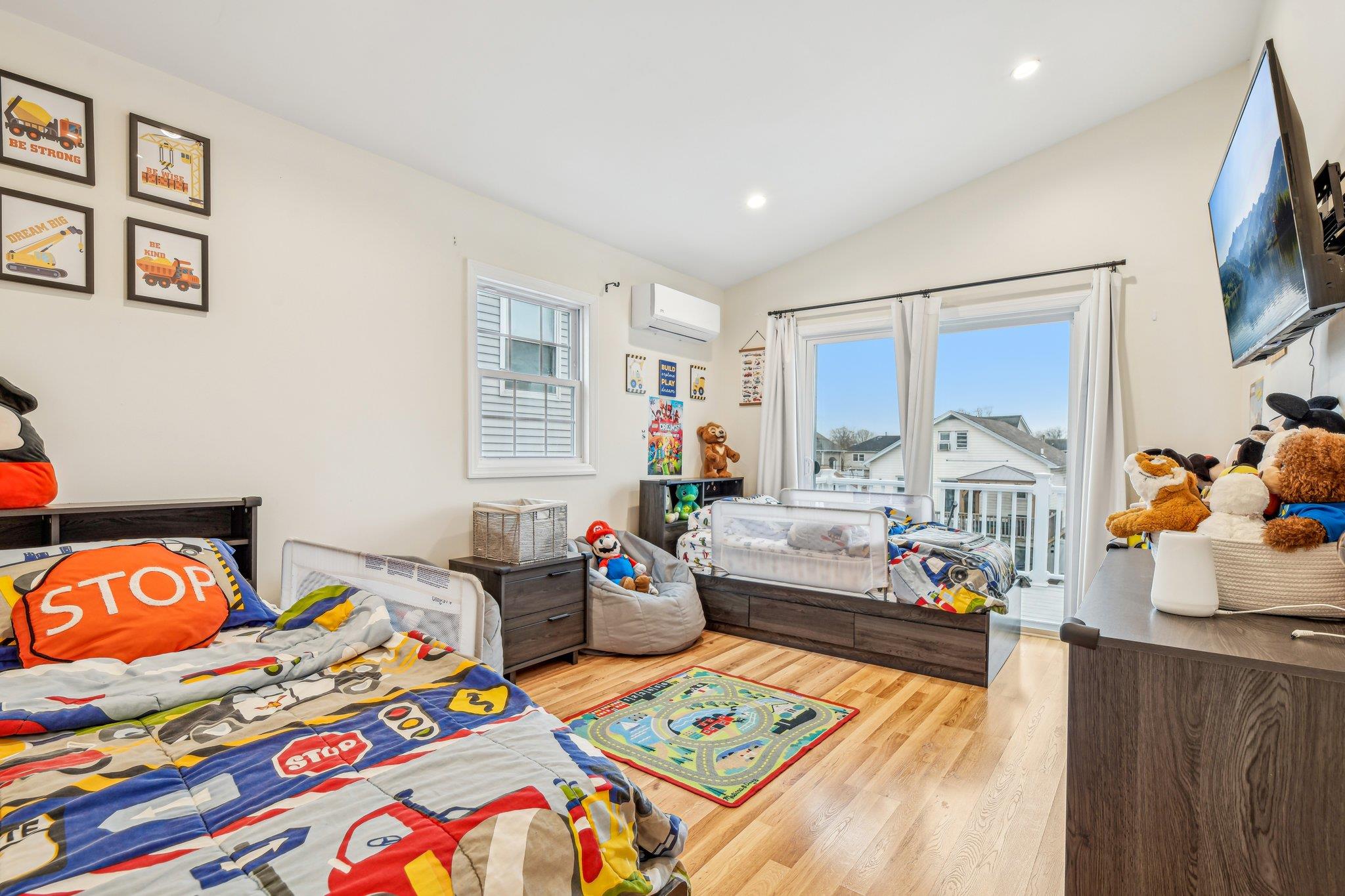 652 Arthur Street, Baldwin Harbor, NY 11510