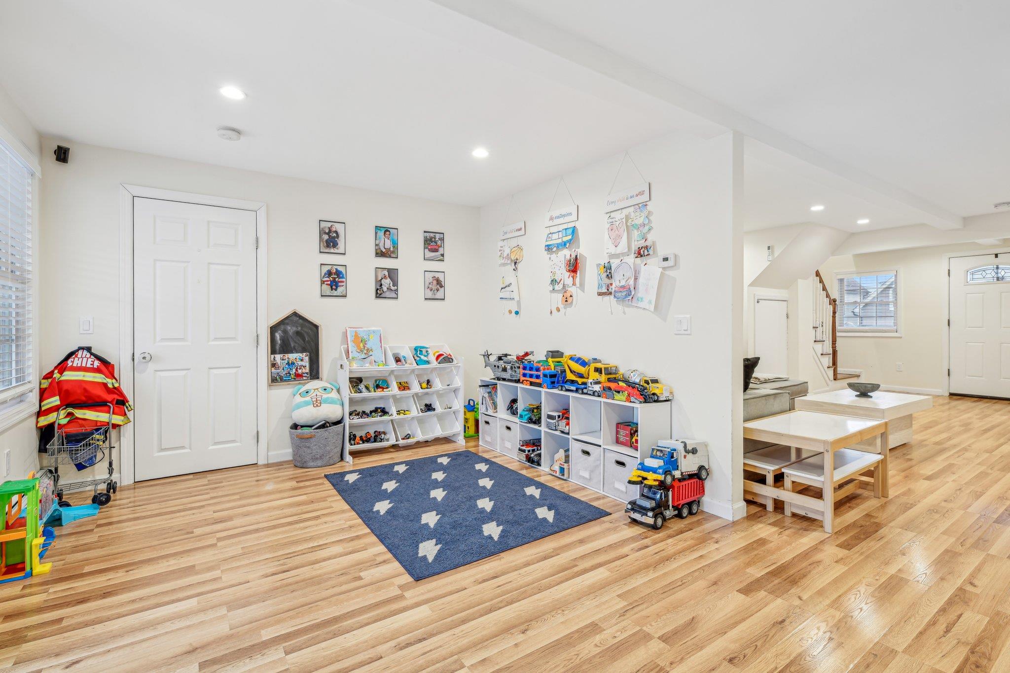652 Arthur Street, Baldwin Harbor, NY 11510
