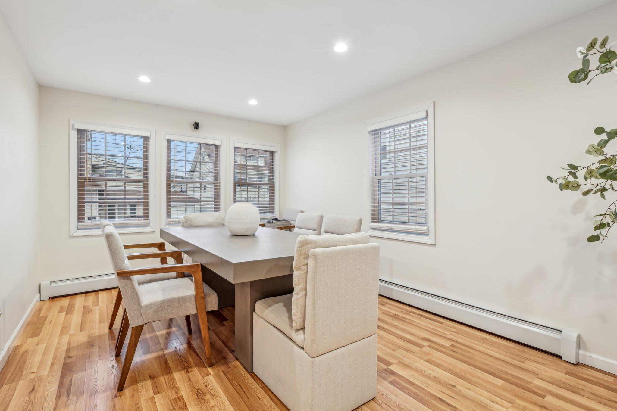 652 Arthur Street, Baldwin Harbor, NY 11510