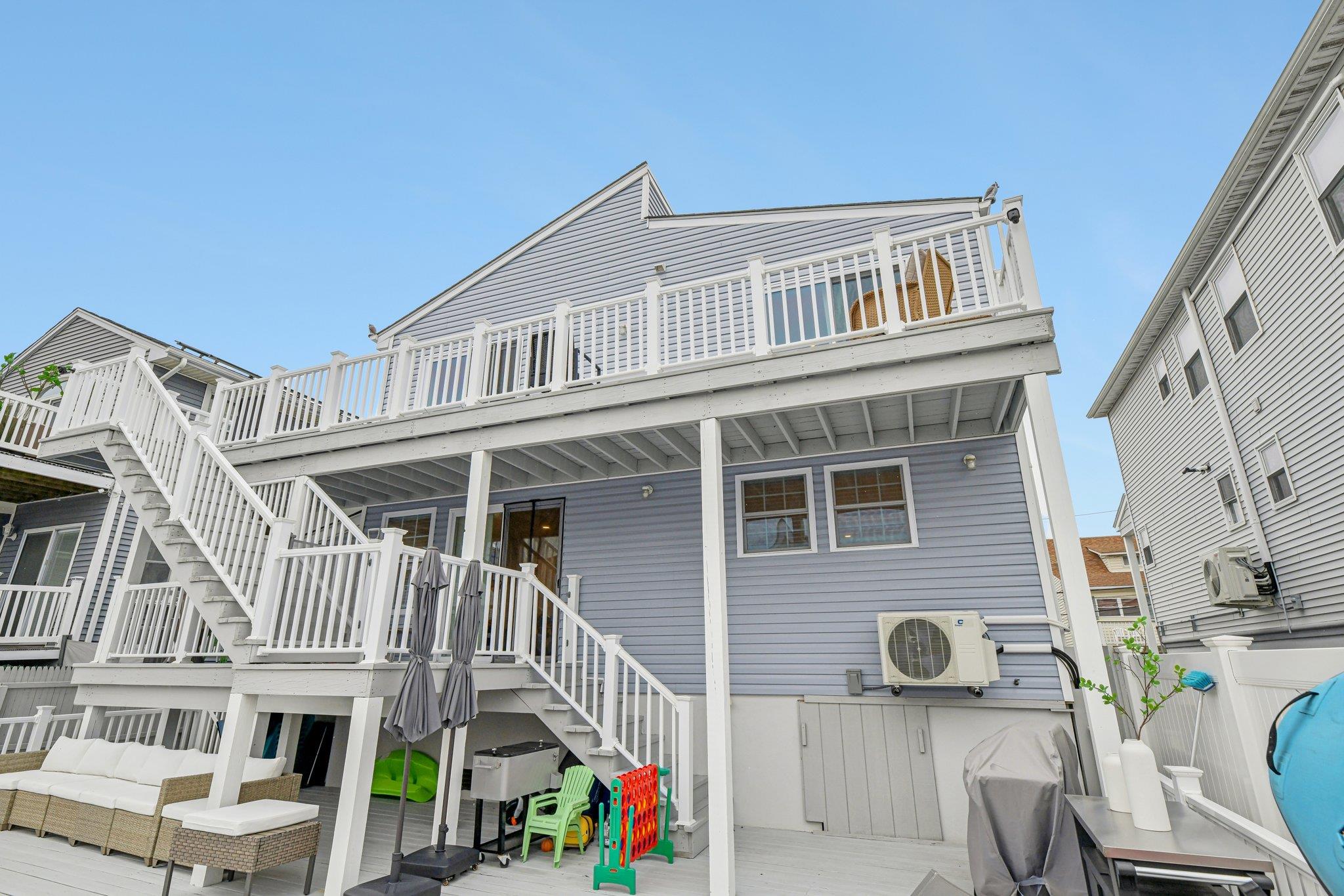 652 Arthur Street, Baldwin Harbor, NY 11510