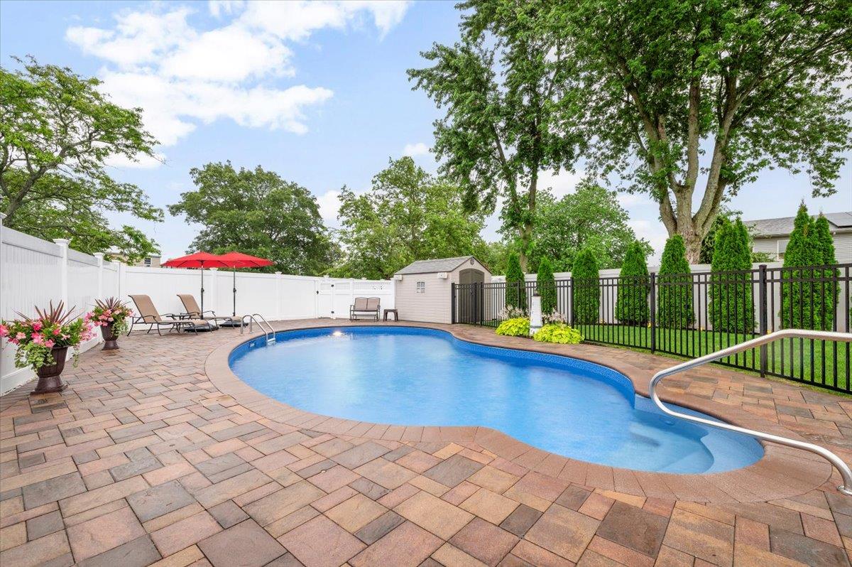 2575 Mariners Avenue, Wantagh, NY 11793