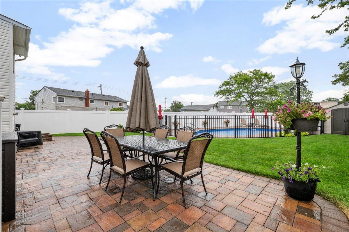 2575 Mariners Avenue, Wantagh, NY 11793