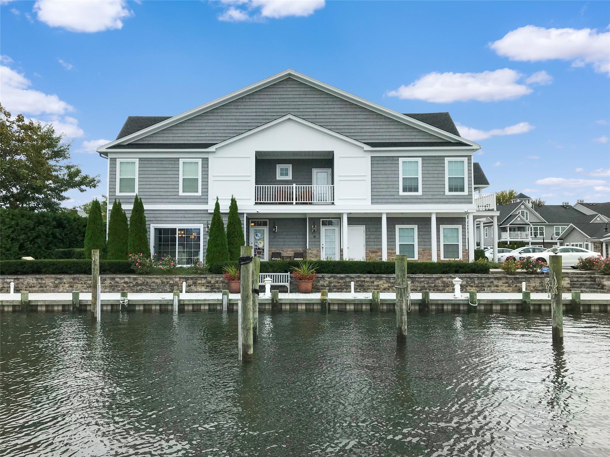 36 Nicole Court, Copiague, NY 11726