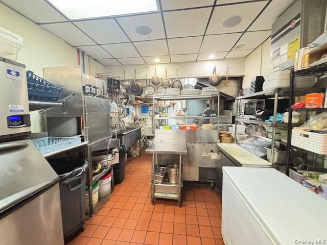168 E Montauk Highway # 168, Lindenhurst, NY 11757