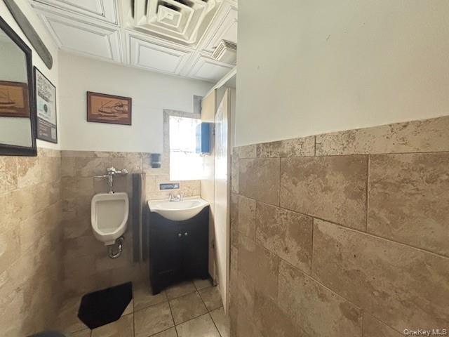 168 E Montauk Highway # 168, Lindenhurst, NY 11757