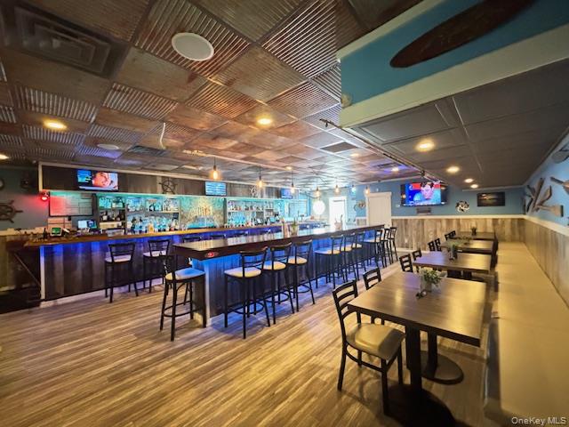 168 E Montauk Highway # 168, Lindenhurst, NY 11757