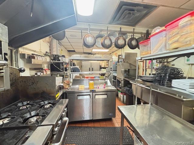 168 E Montauk Highway # 168, Lindenhurst, NY 11757