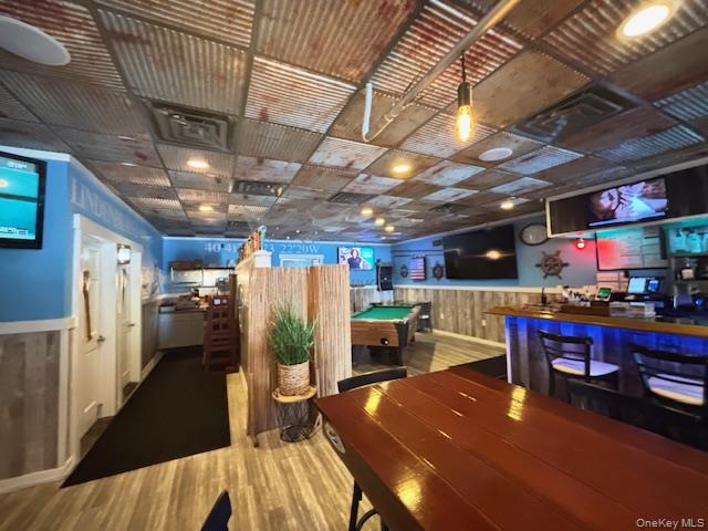 168 E Montauk Highway # 168, Lindenhurst, NY 11757