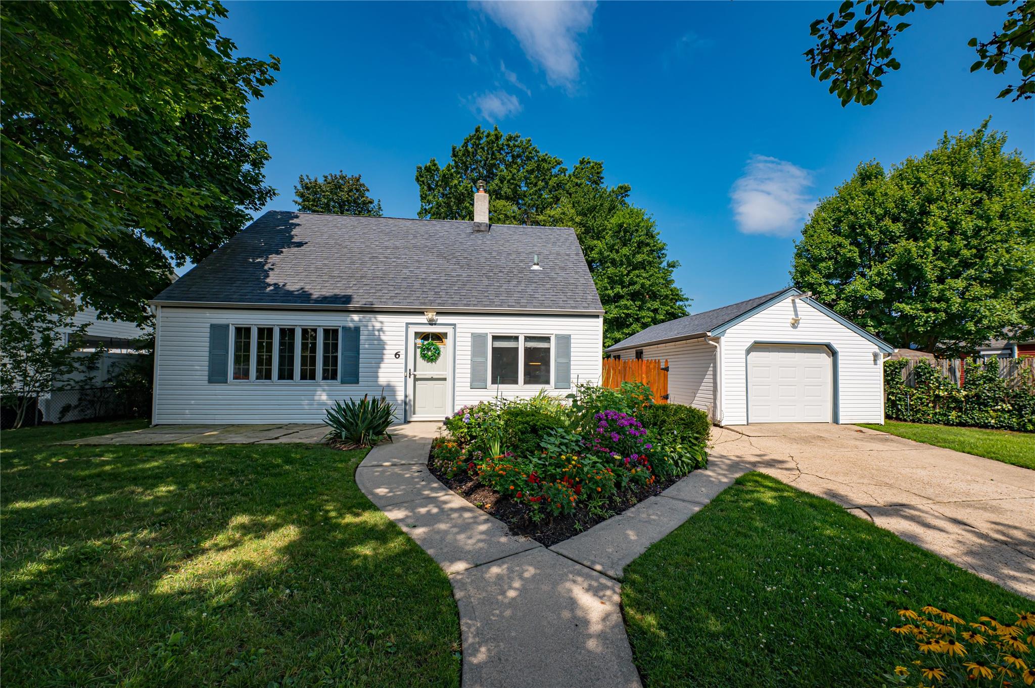 6 Farm Lane, Levittown, NY 11756