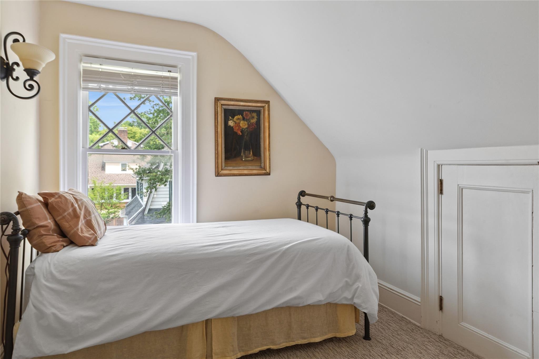 28 Shore Road, Douglaston, NY 11363