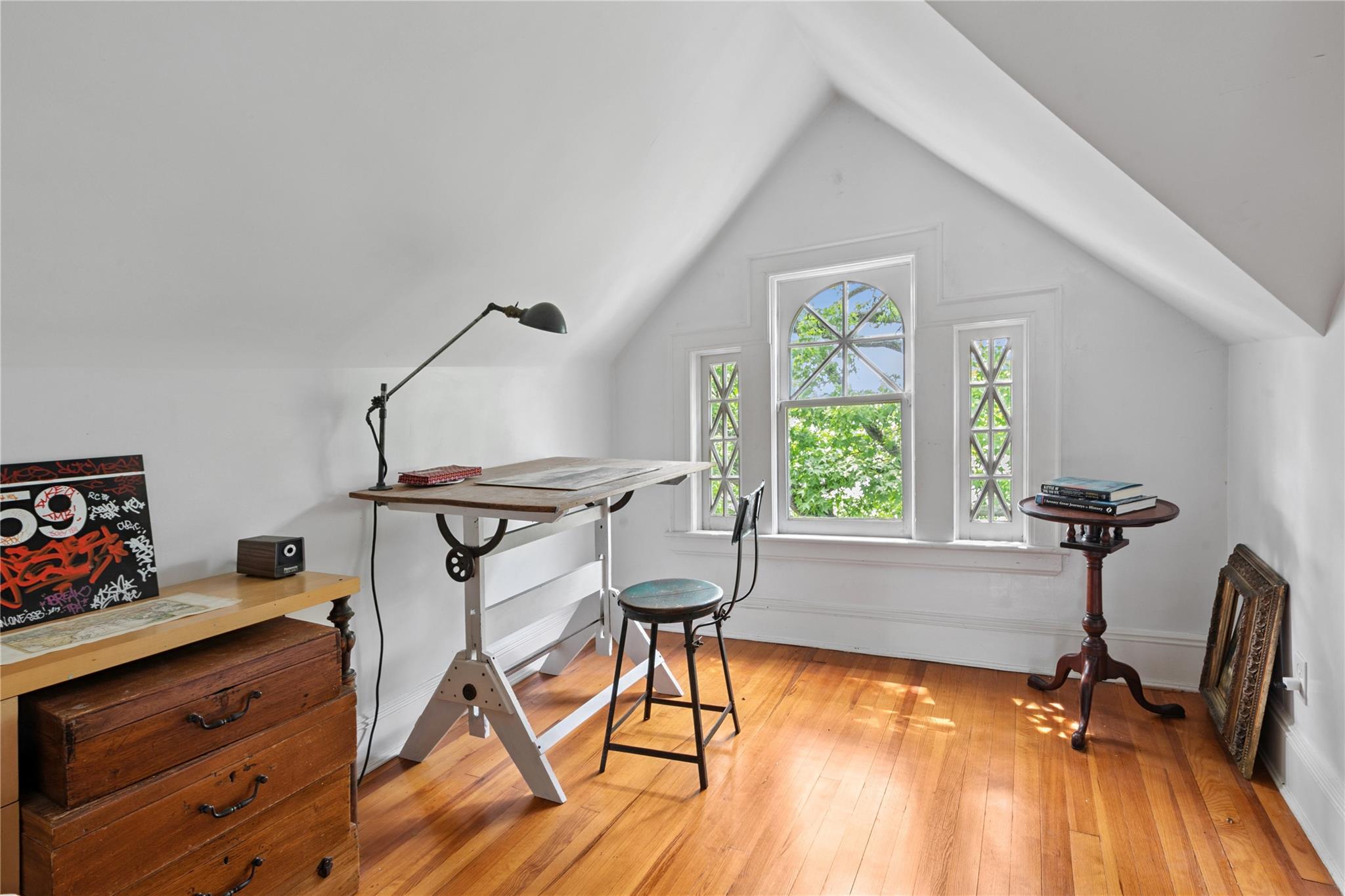 28 Shore Road, Douglaston, NY 11363