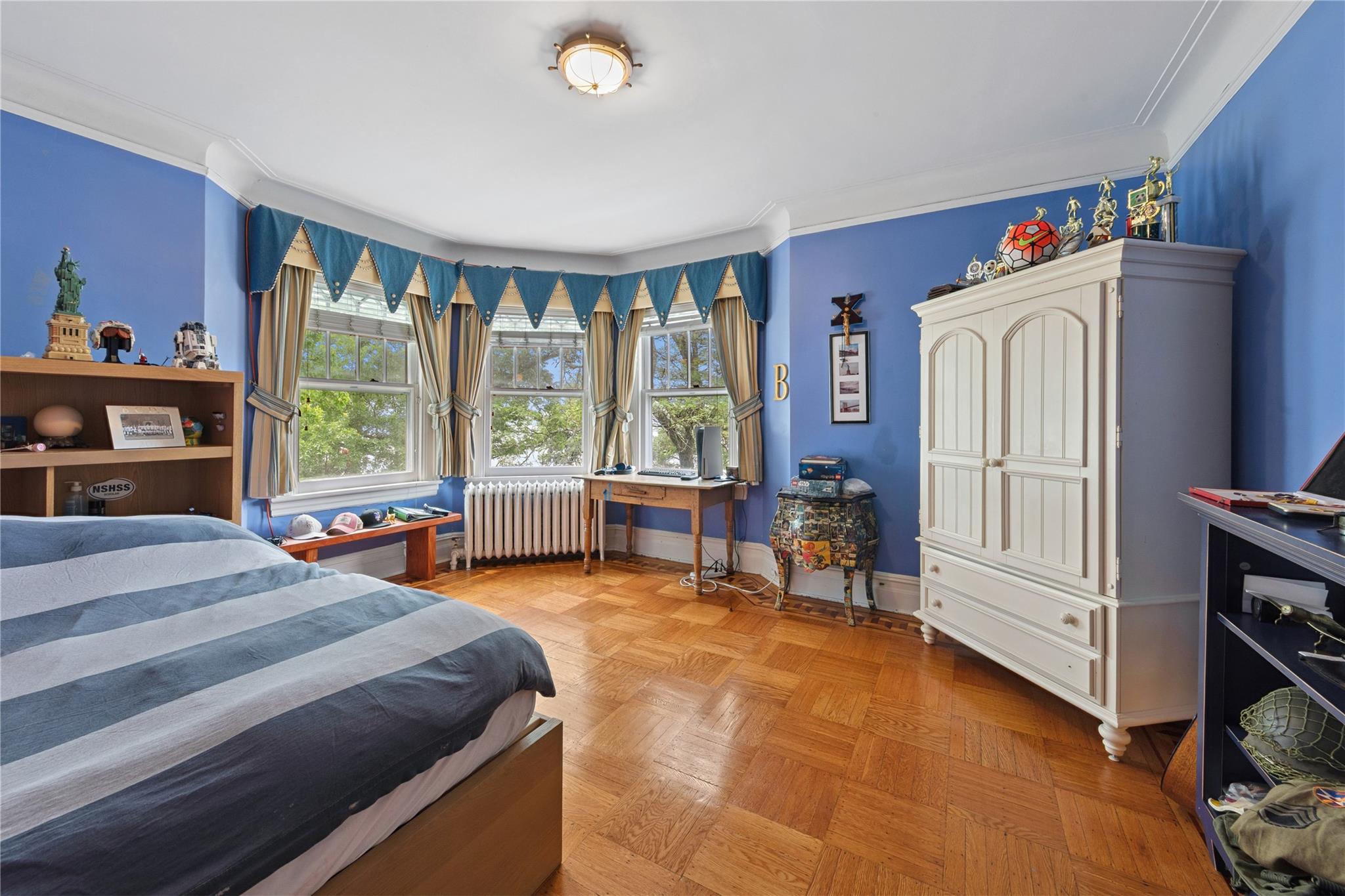 28 Shore Road, Douglaston, NY 11363