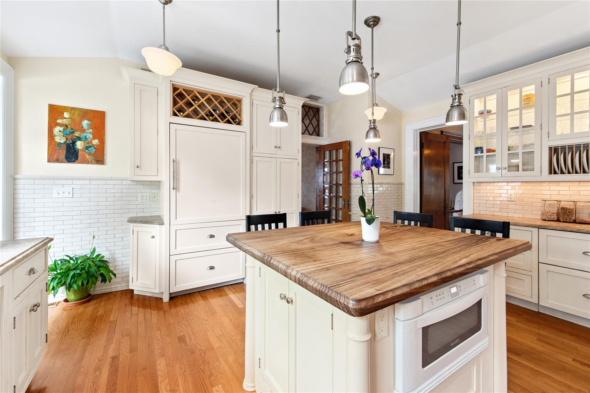 28 Shore Road, Douglaston, NY 11363