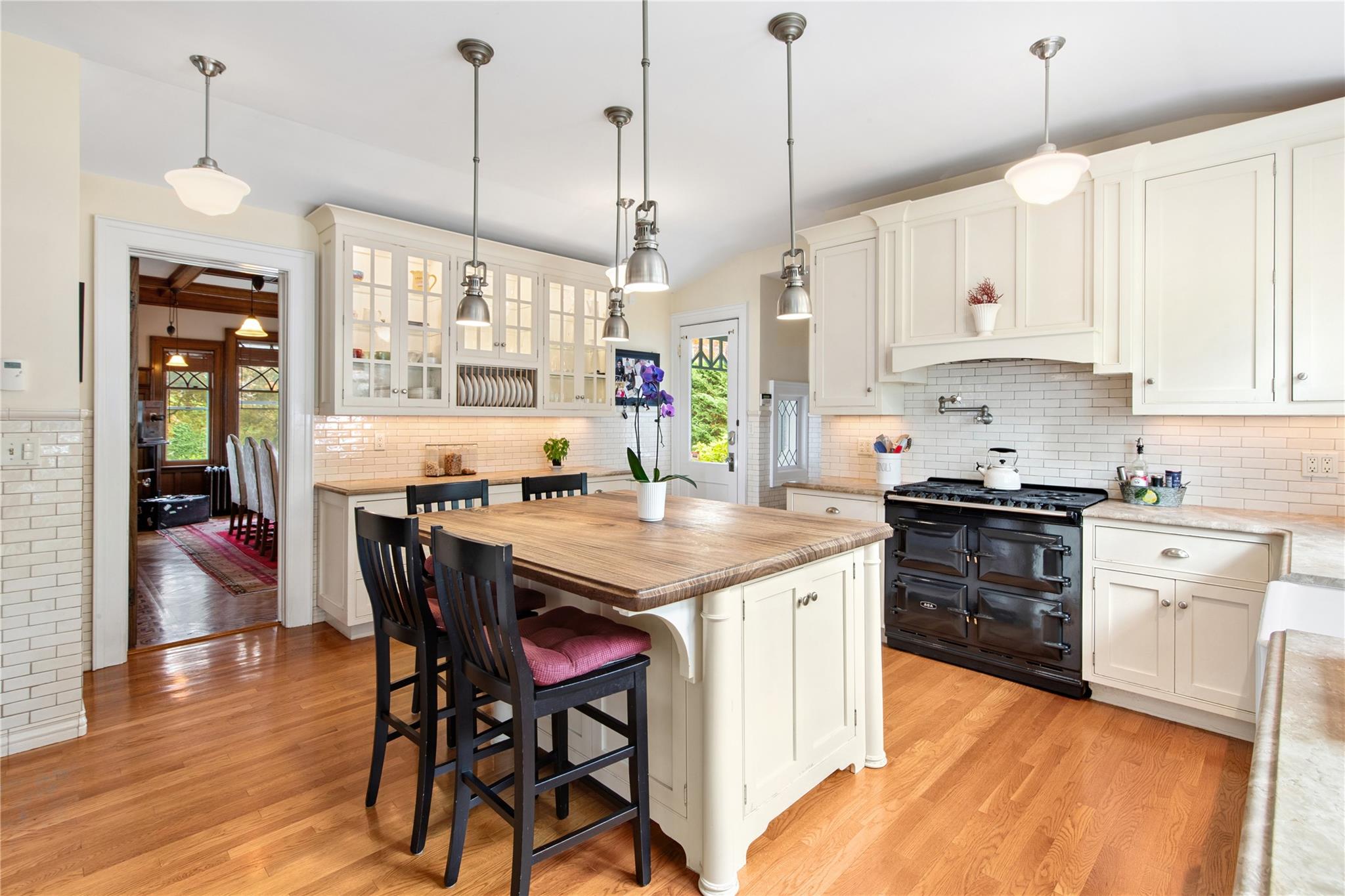 28 Shore Road, Douglaston, NY 11363