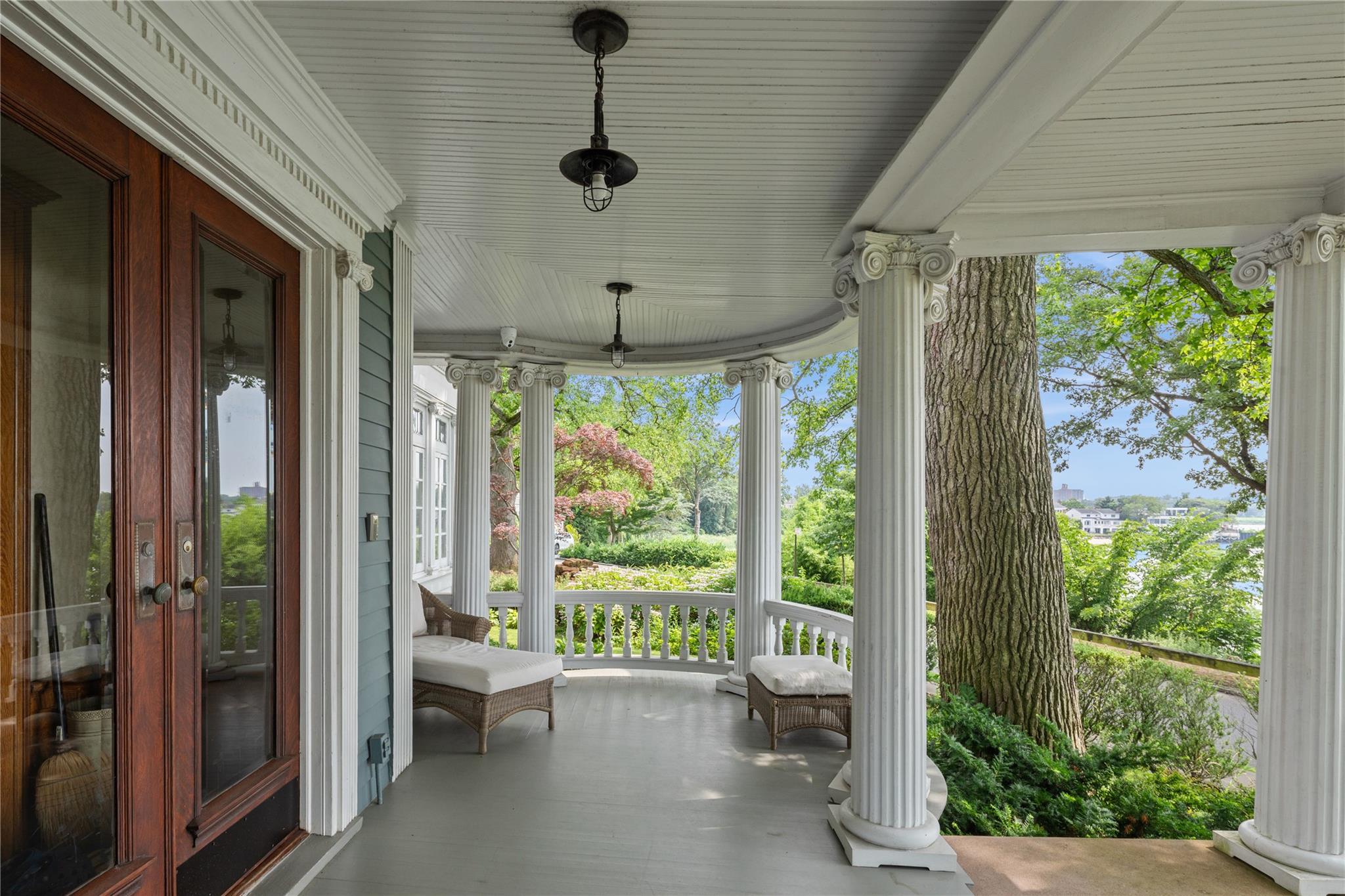 28 Shore Road, Douglaston, NY 11363