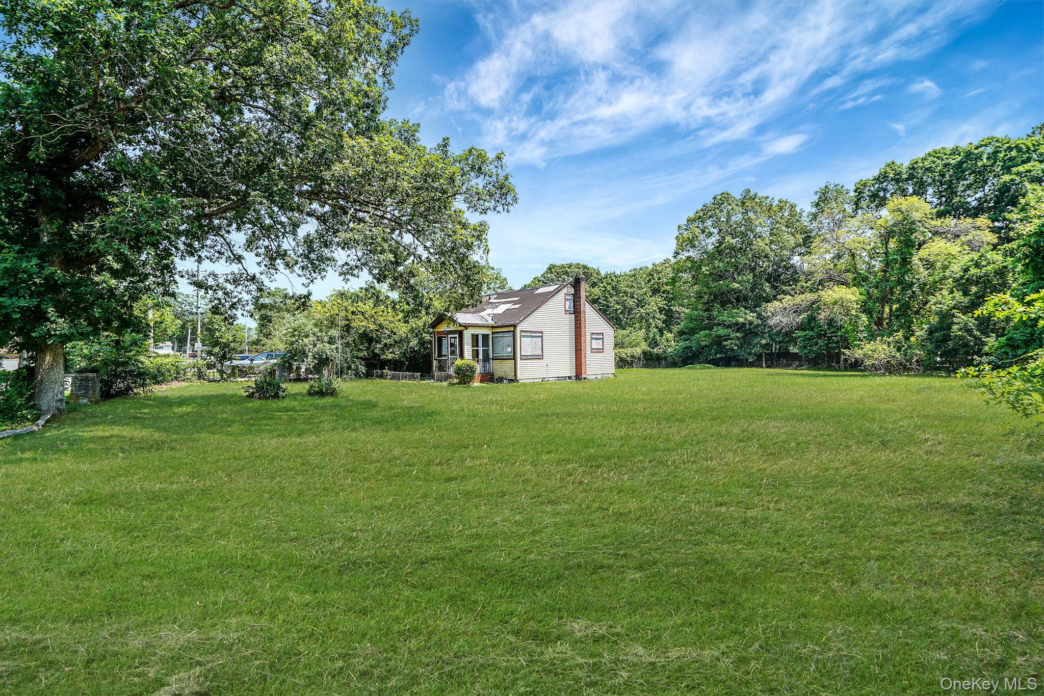 318 B Johnson Avenue, Ronkonkoma, NY 11779