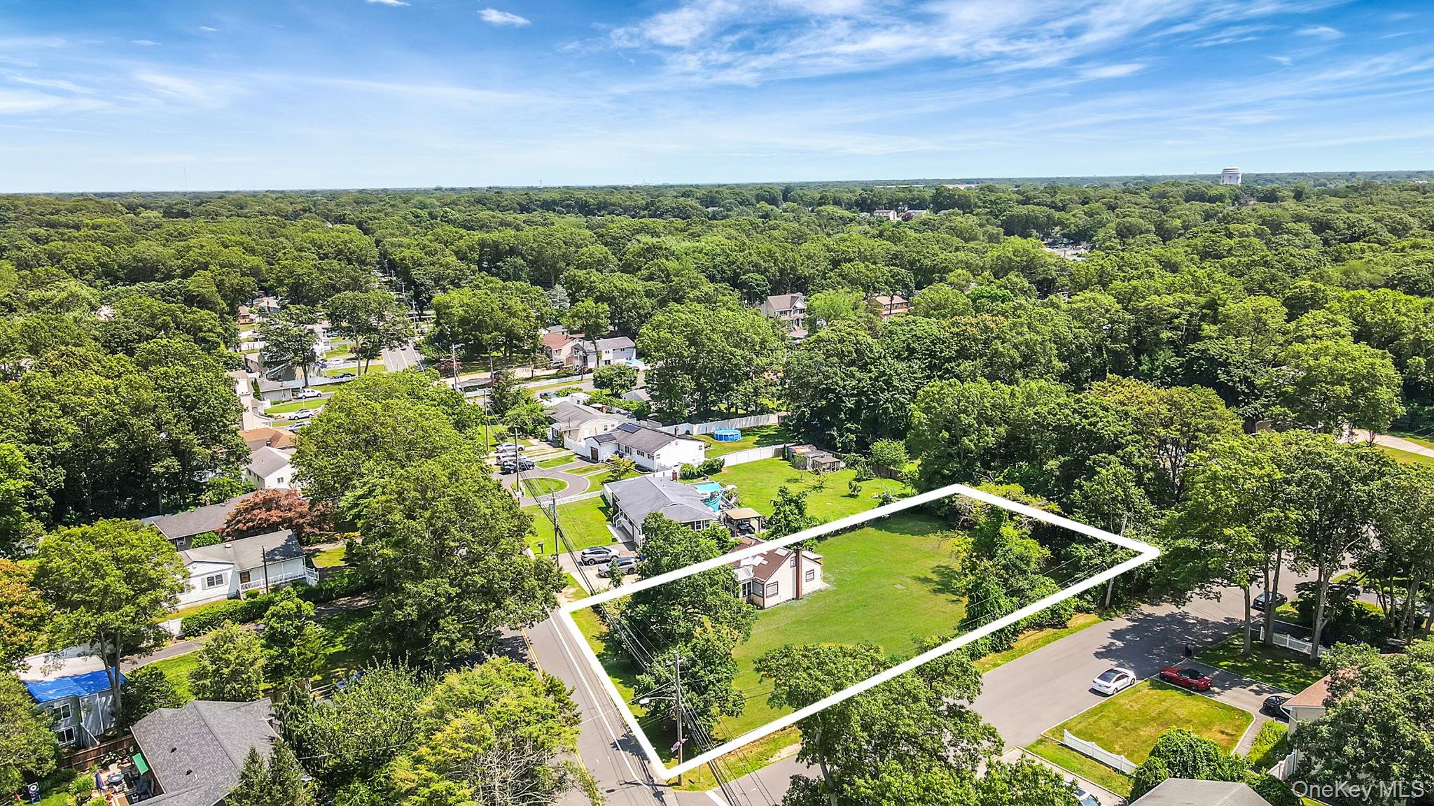 318 B Johnson Avenue, Ronkonkoma, NY 11779