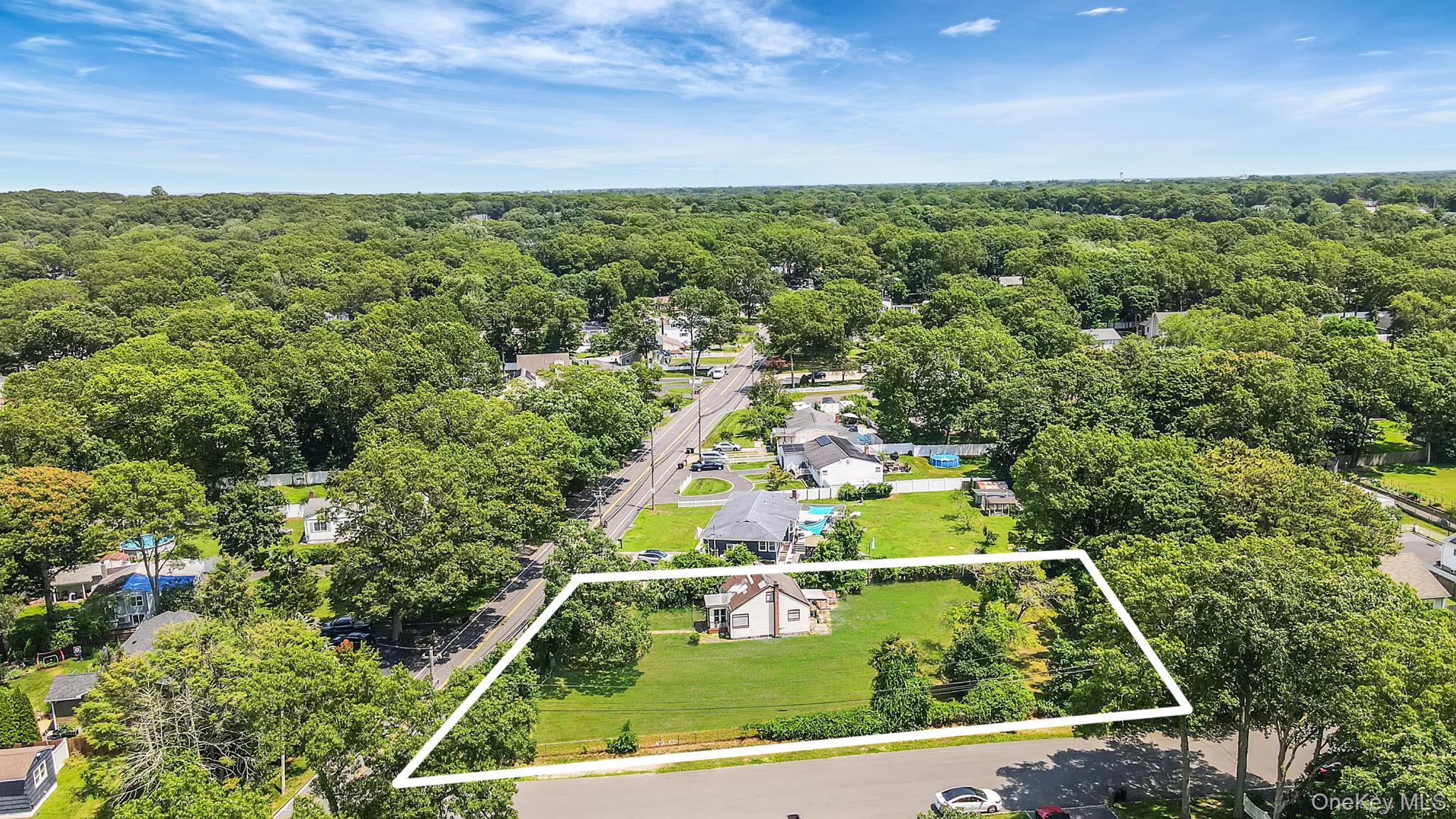 318 B Johnson Avenue, Ronkonkoma, NY 11779