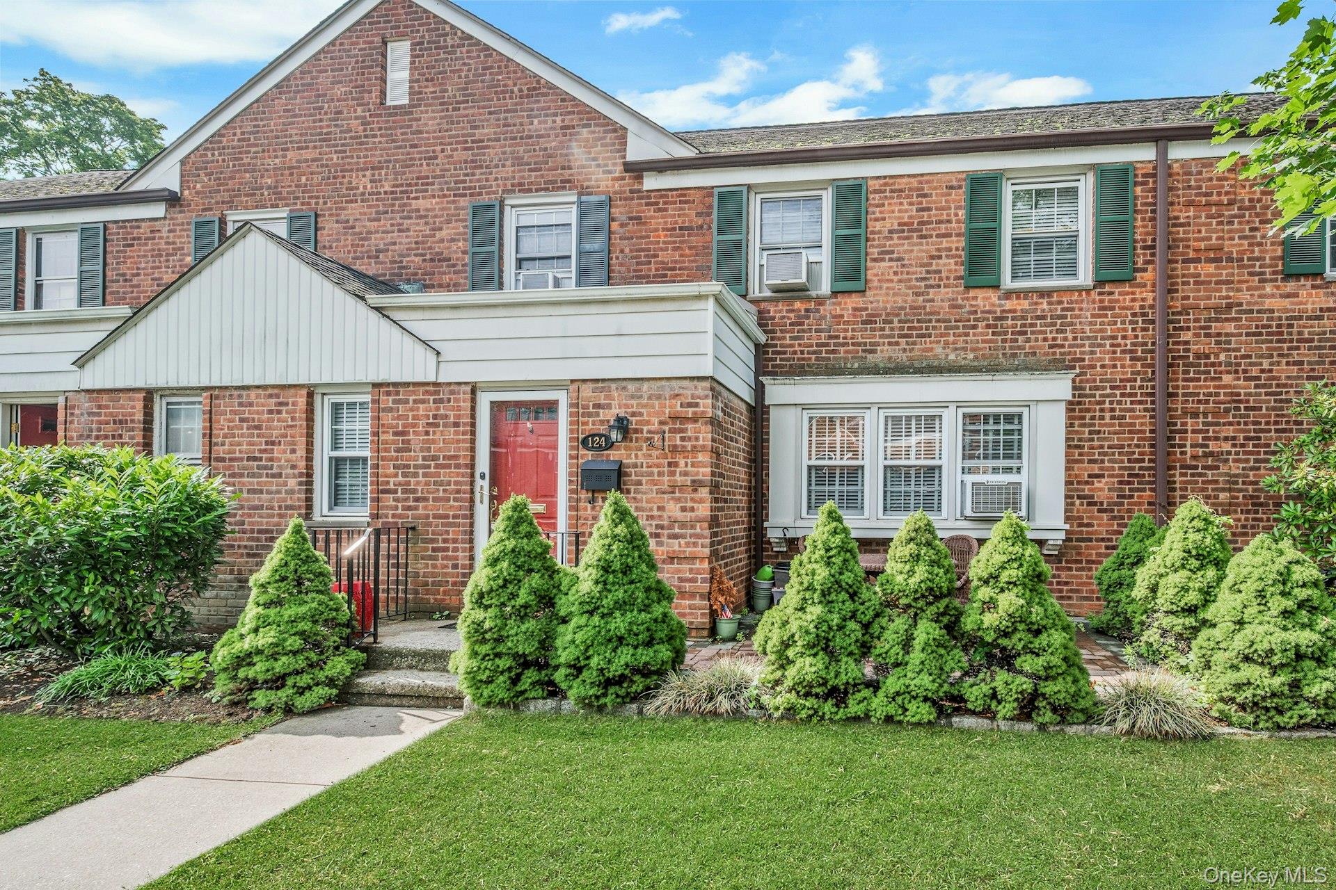 124 Robins # 124, New Rochelle, NY 10801