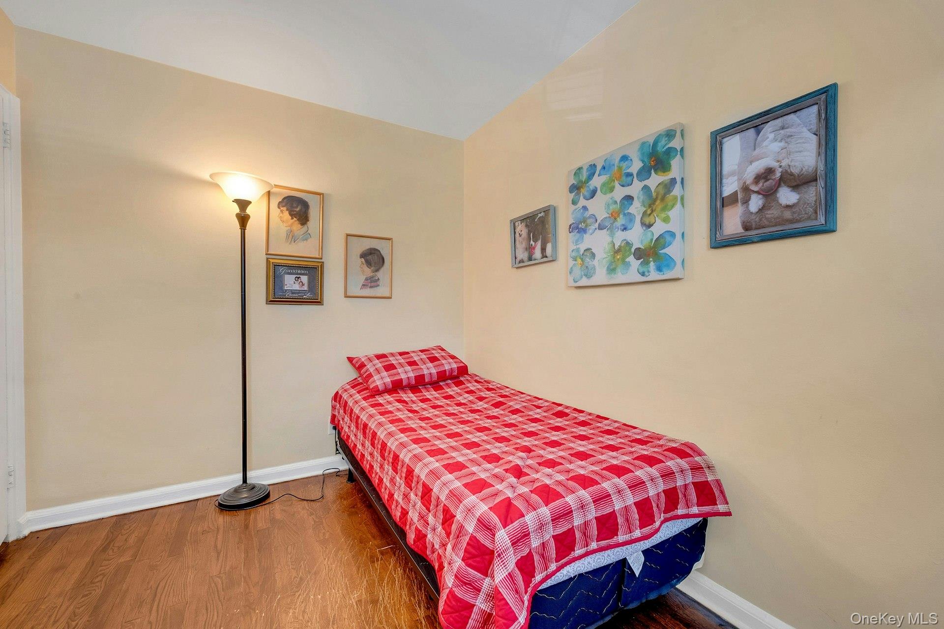 124 Robins # 124, New Rochelle, NY 10801