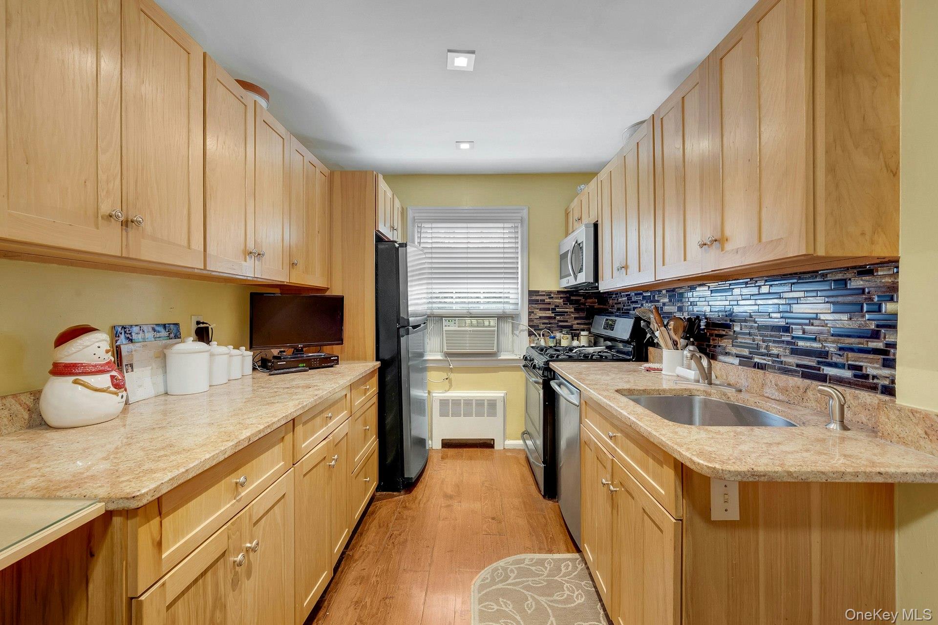 124 Robins # 124, New Rochelle, NY 10801