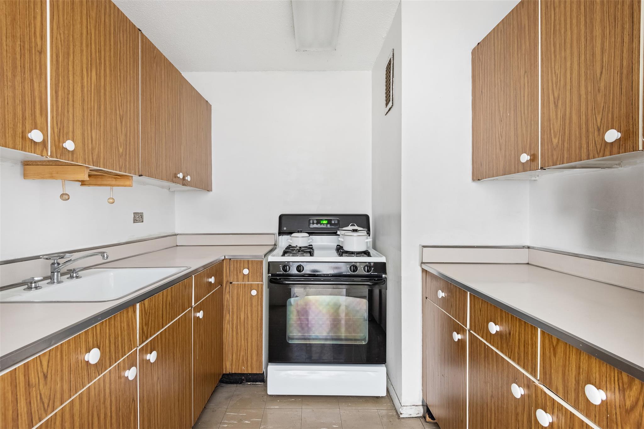 333 Pearl Street # 8E, New York (Manhattan), NY 10038