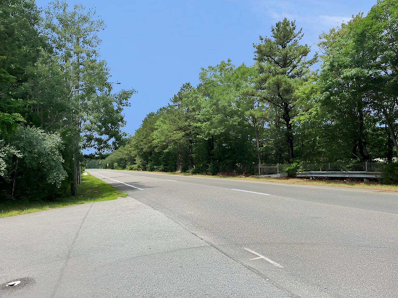 358 S Service Road, Center Moriches, NY 11934