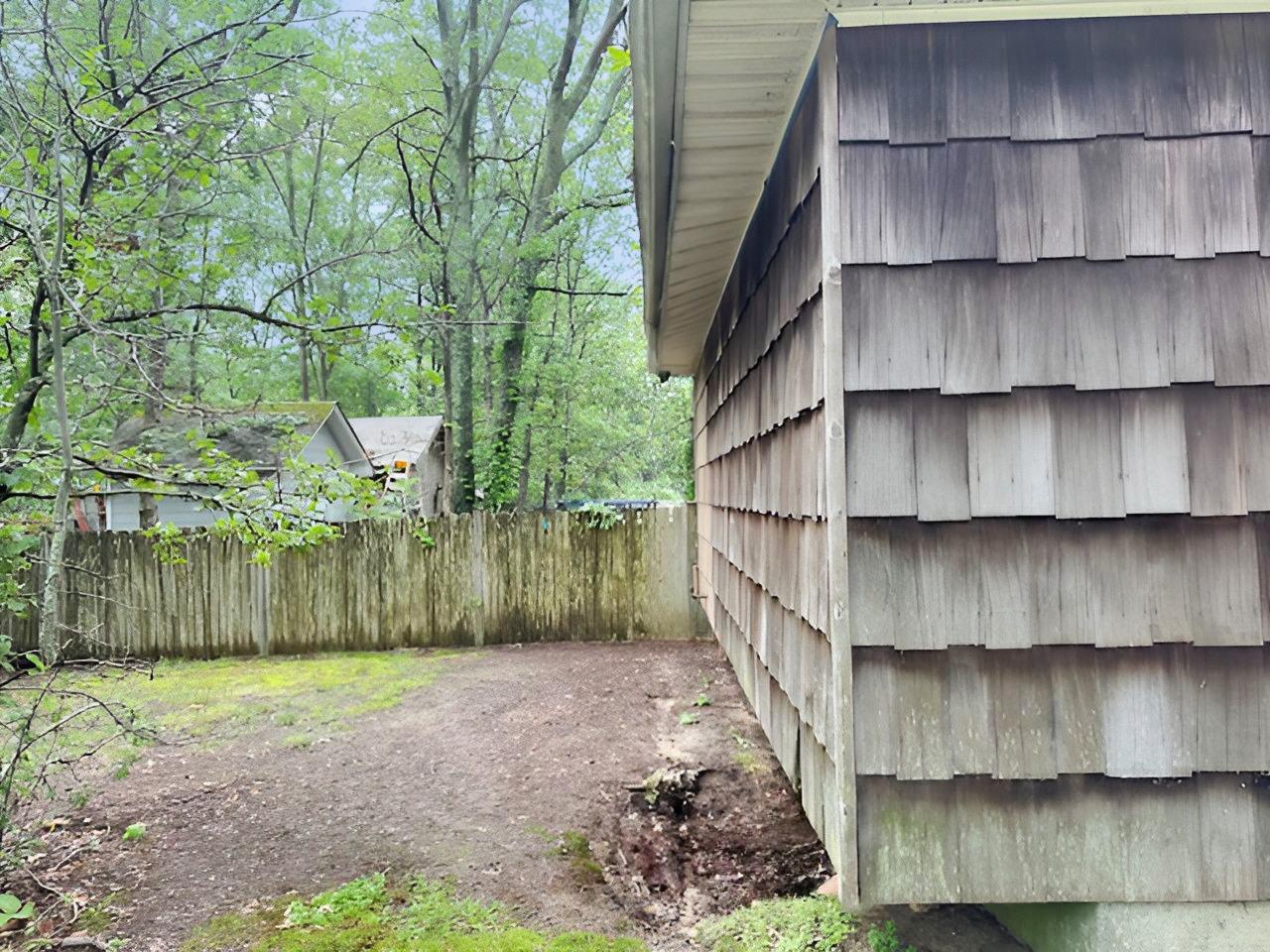 358 S Service Road, Center Moriches, NY 11934