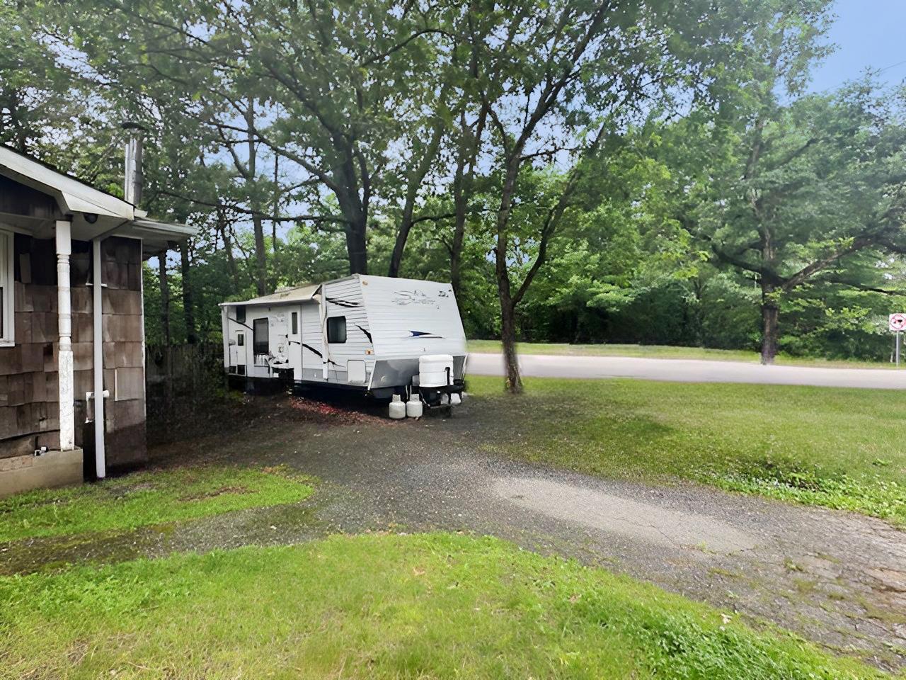 358 S Service Road, Center Moriches, NY 11934