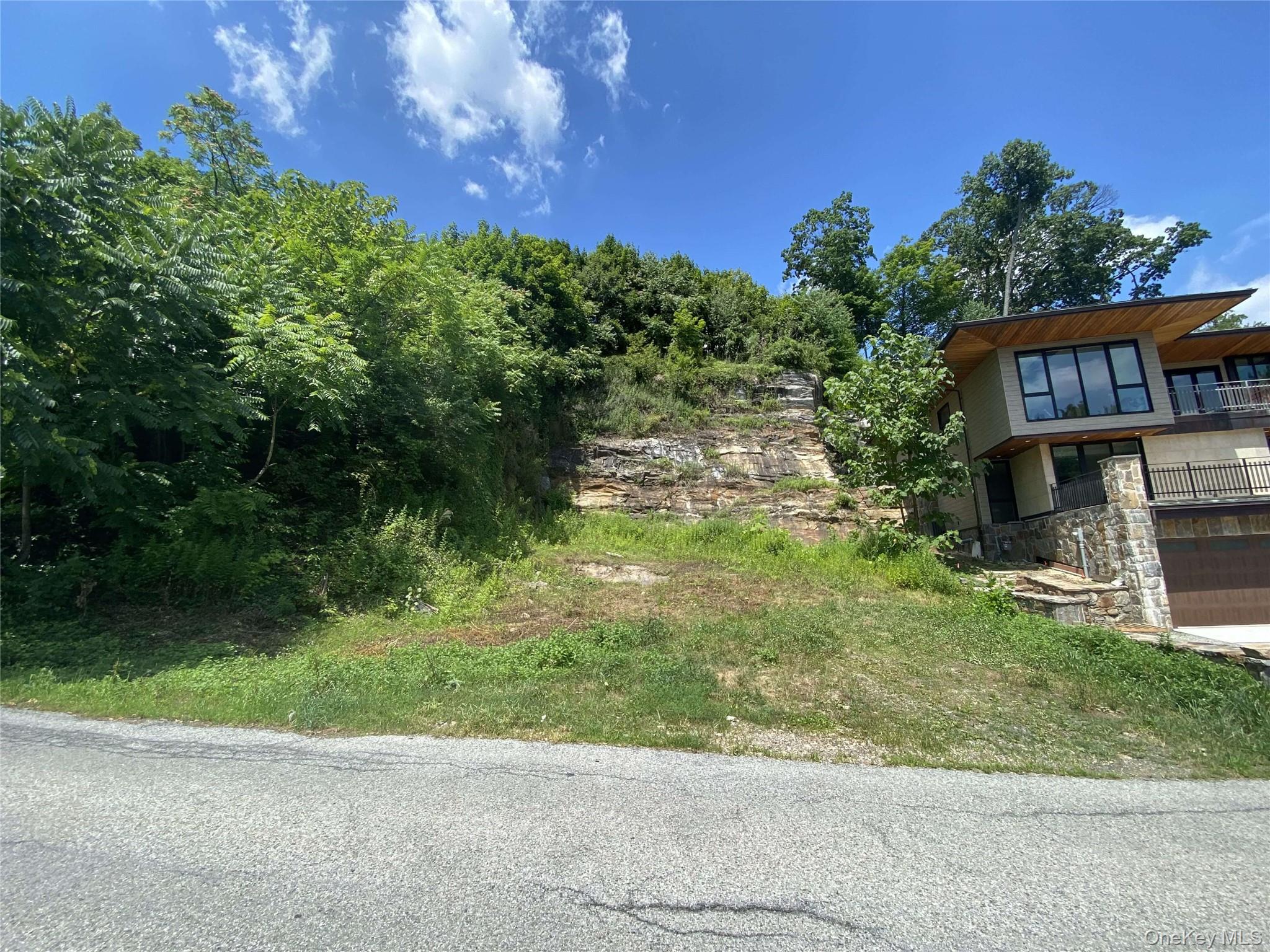 1 Avondale Road, Yonkers, NY 10710