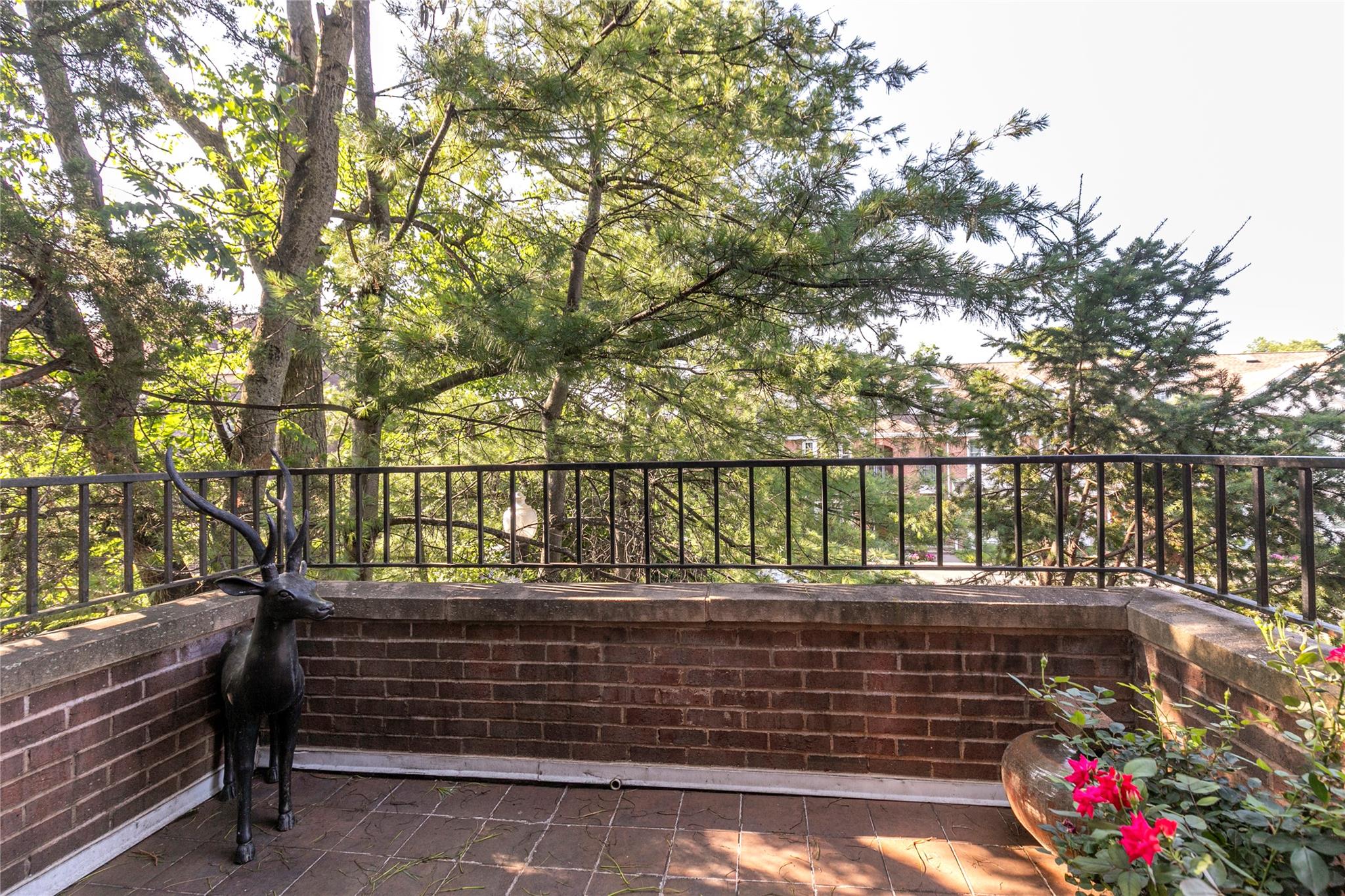 1 Portico Court # 200, Great Neck, NY 11021